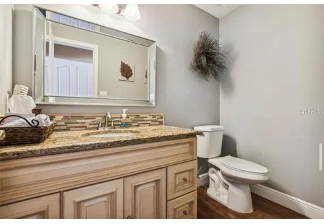 Image 16 of 33 For 1326 Corner Oaks Drive