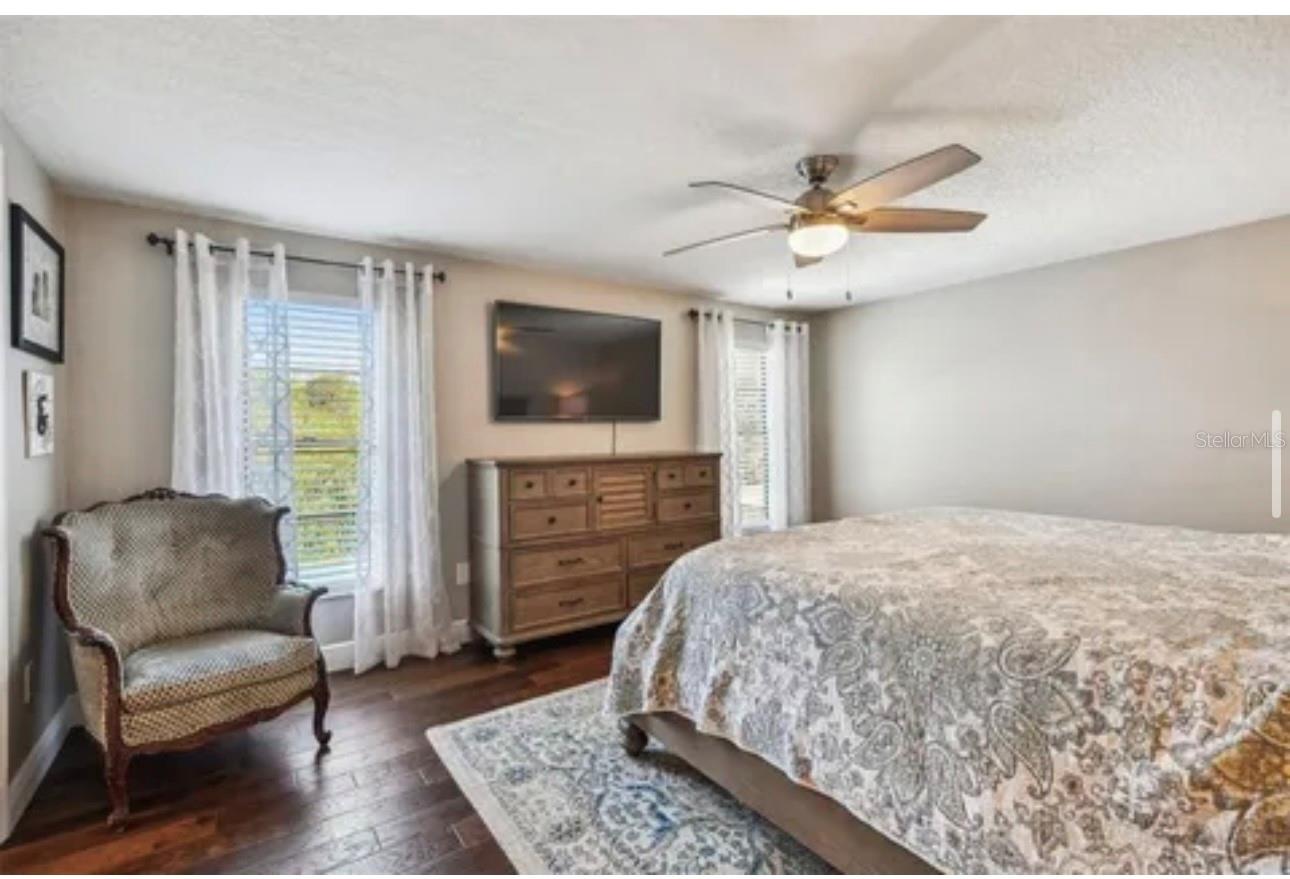 Image 27 of 33 For 1326 Corner Oaks Drive