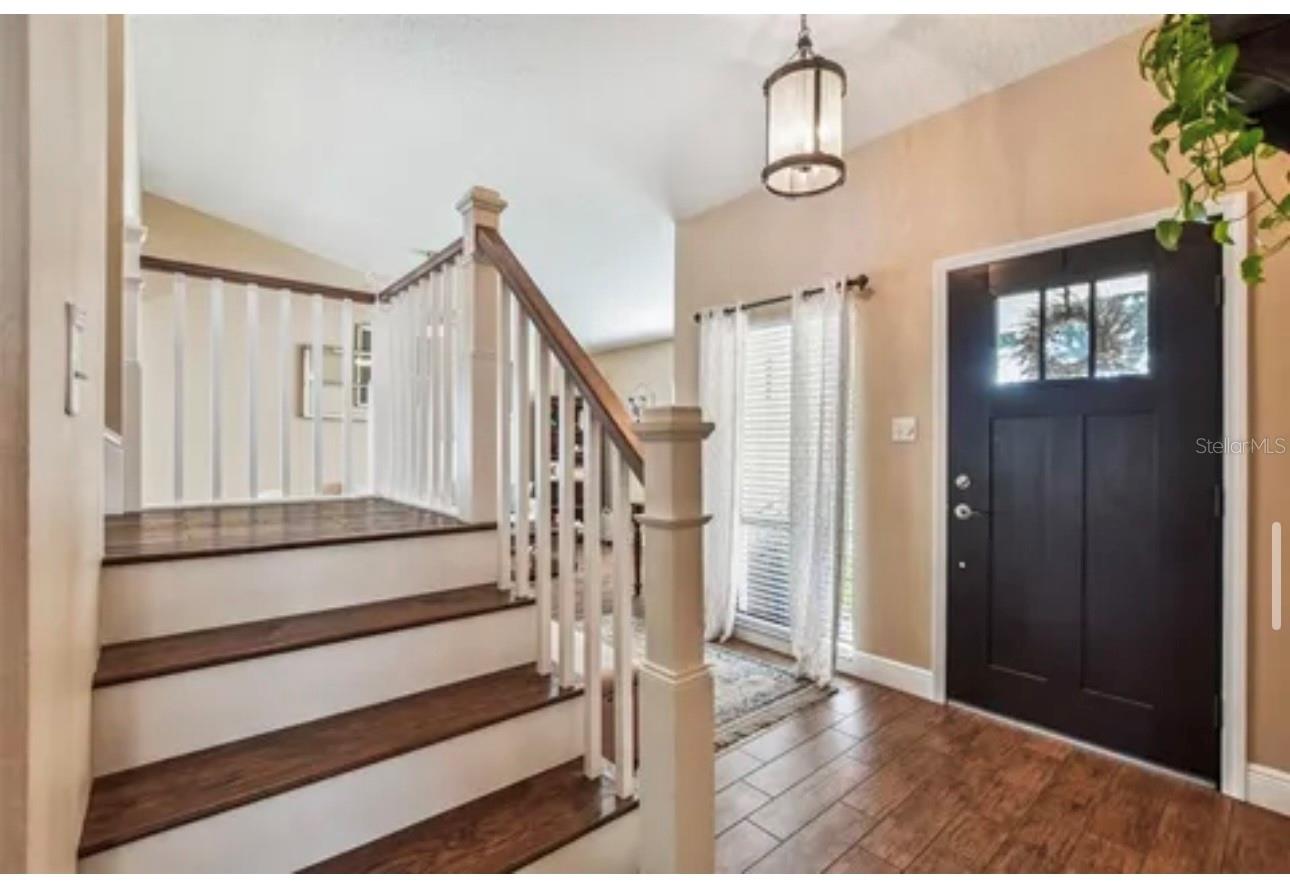 Image 5 of 33 For 1326 Corner Oaks Drive