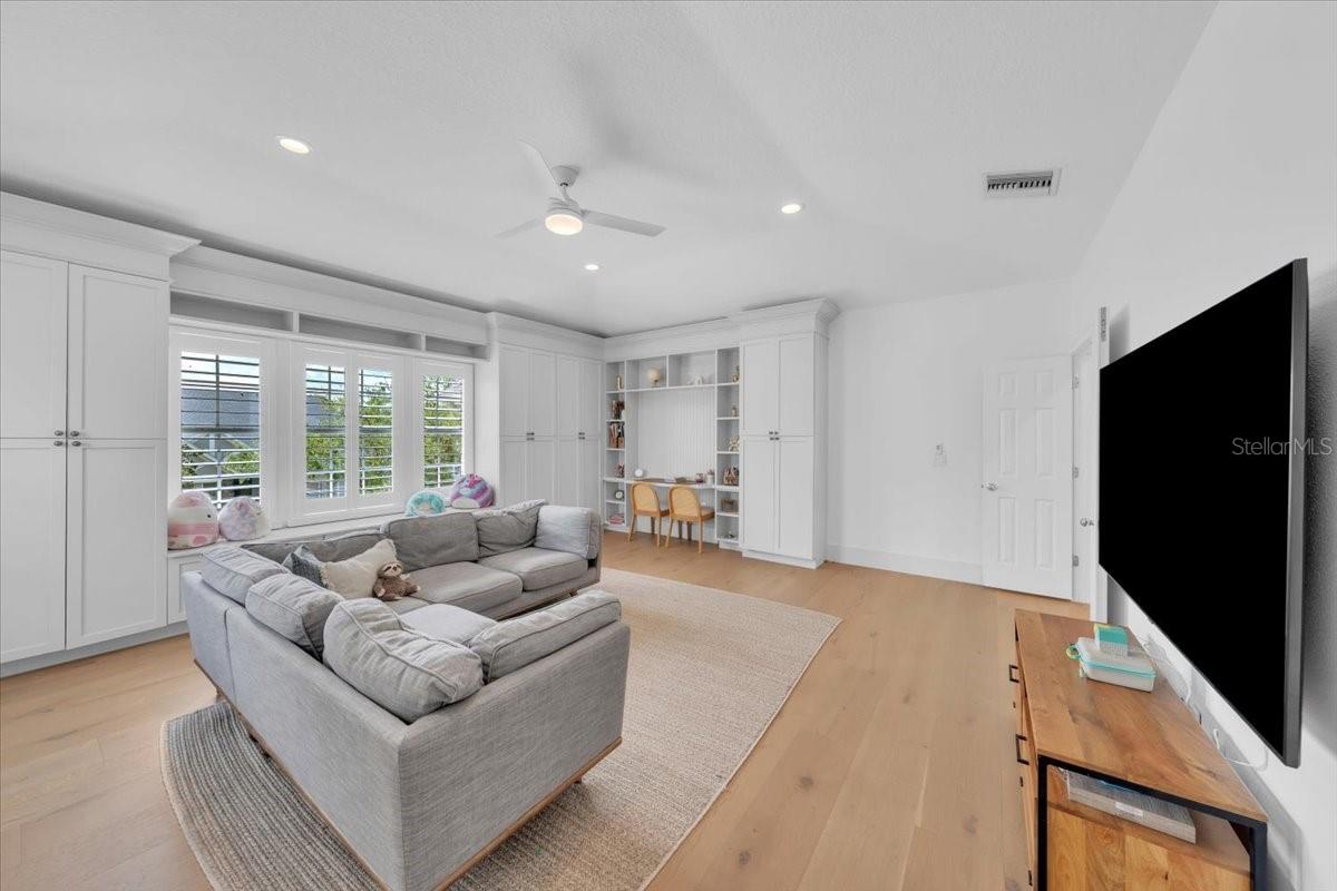 Image 27 of 46 For 14639 Chatsworth Manor Circle