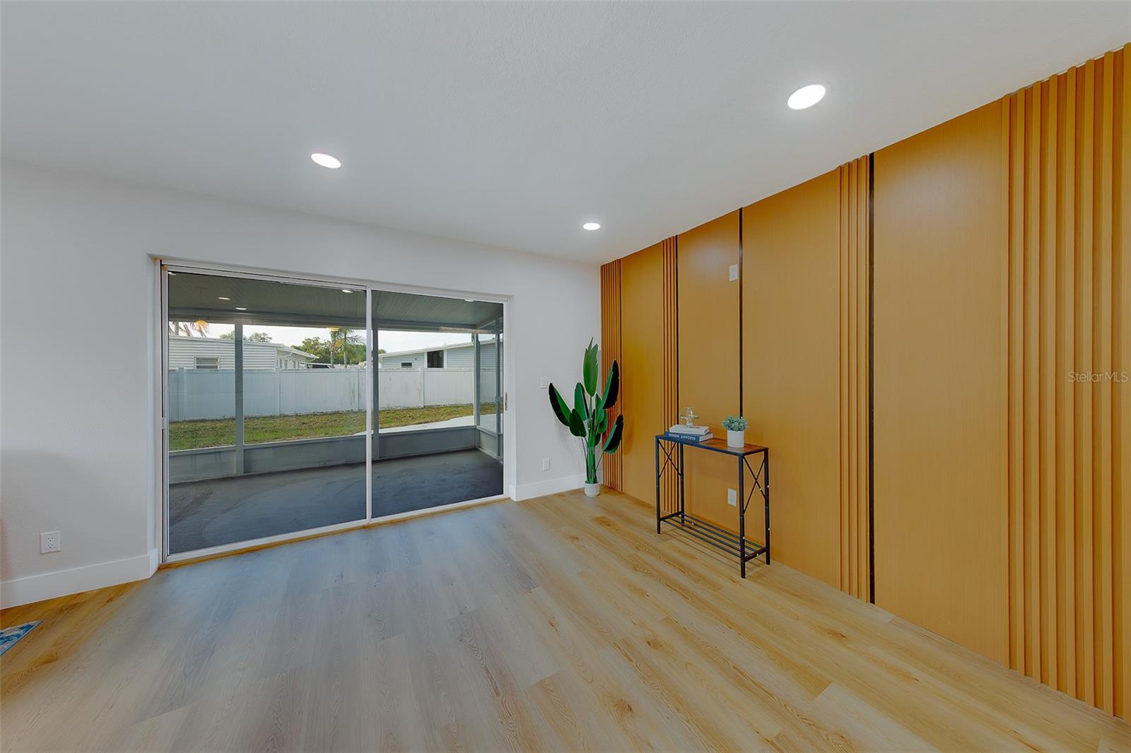 Listing photo id 11 for 3426 7th Avenue Se