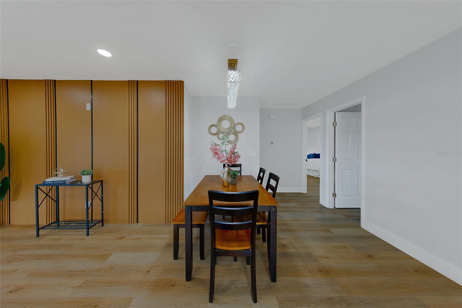 Listing photo id 15 for 3426 7th Avenue Se