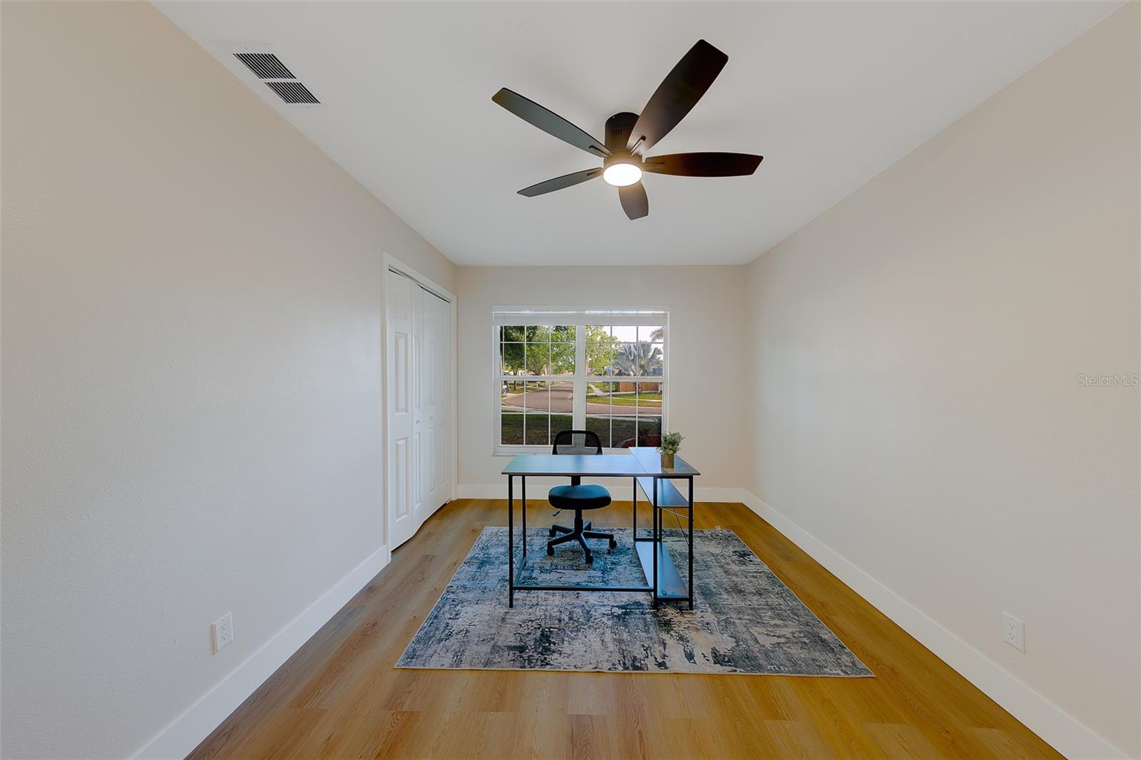 Listing photo id 17 for 3426 7th Avenue Se