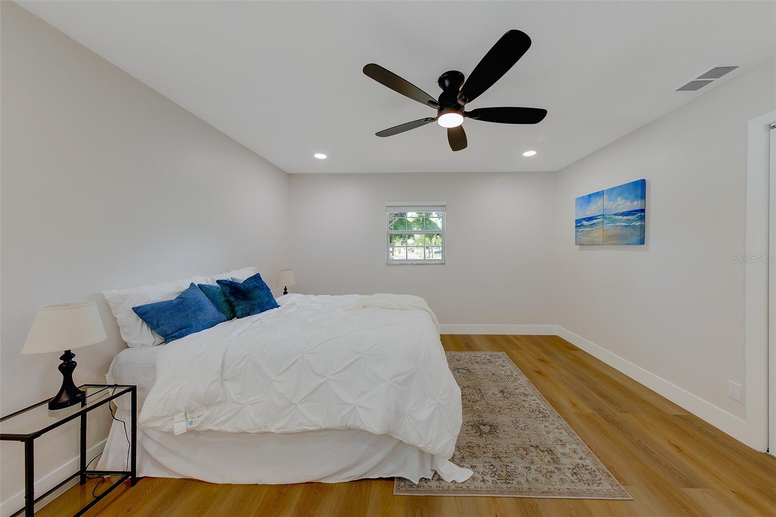 Listing photo id 21 for 3426 7th Avenue Se