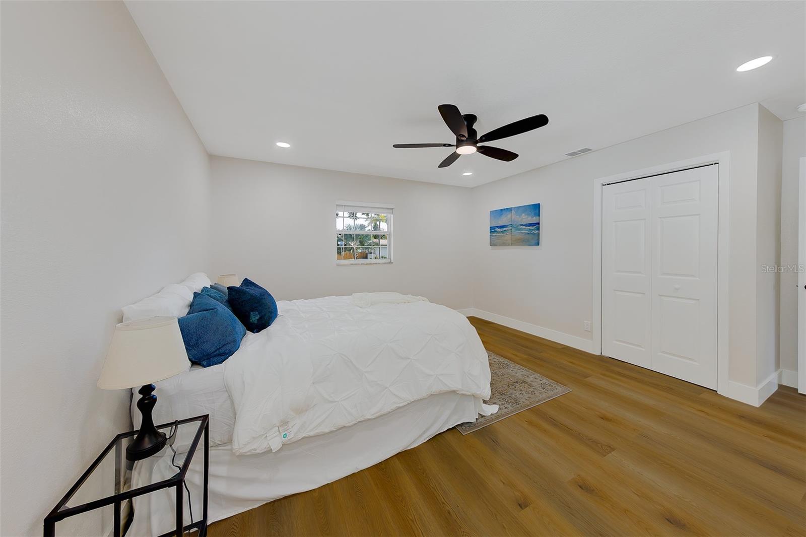 Listing photo id 22 for 3426 7th Avenue Se