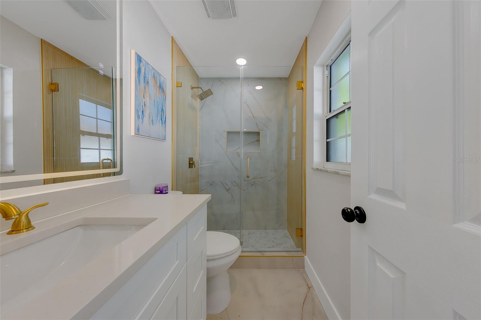 Listing photo id 24 for 3426 7th Avenue Se