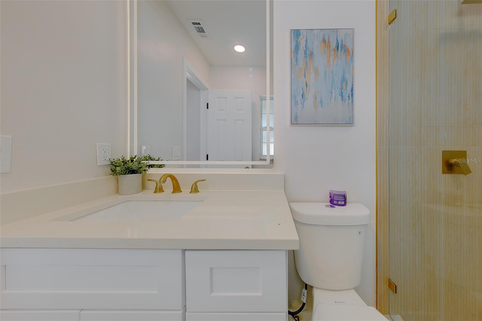 Listing photo id 25 for 3426 7th Avenue Se