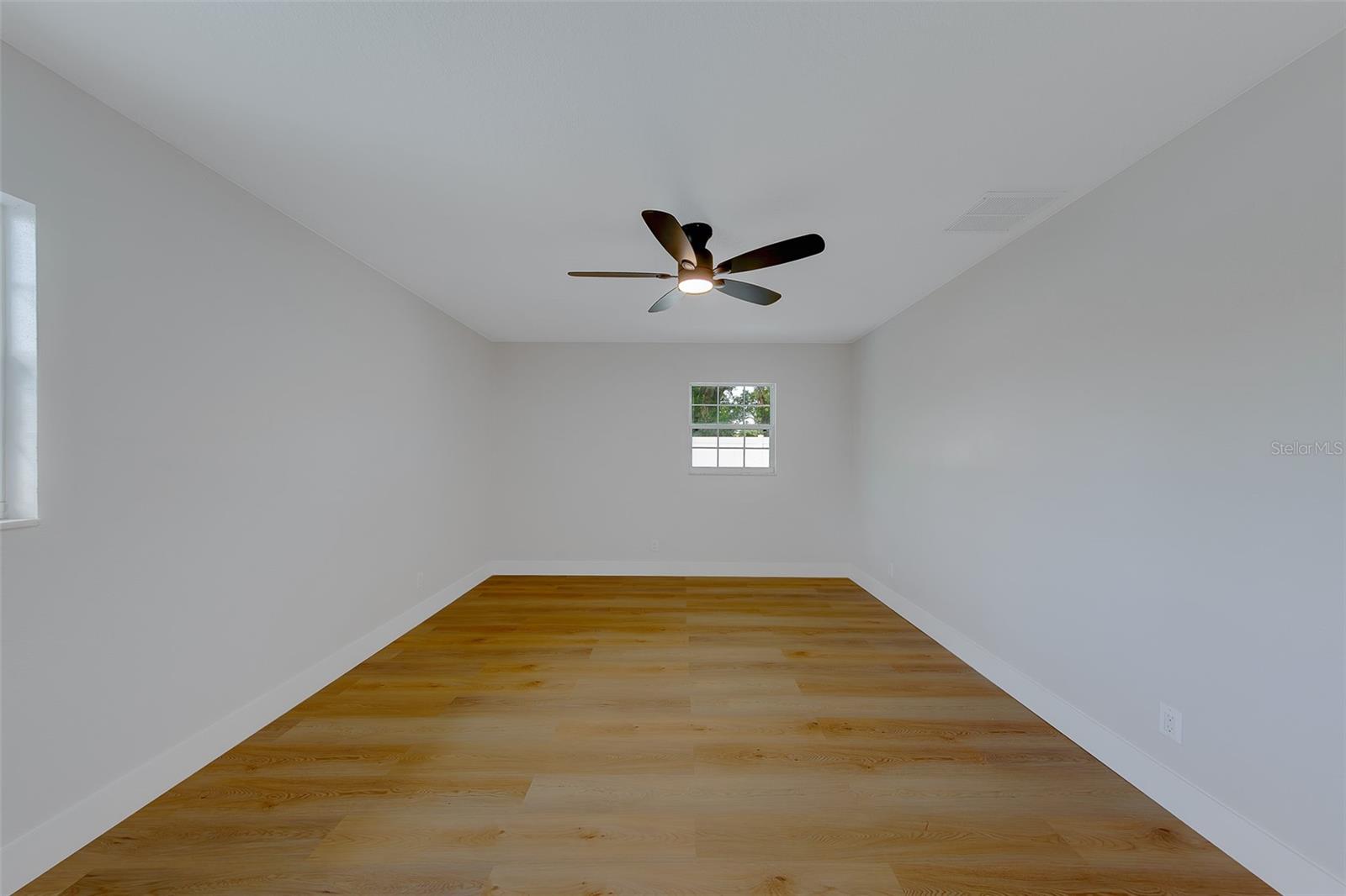 Listing photo id 27 for 3426 7th Avenue Se