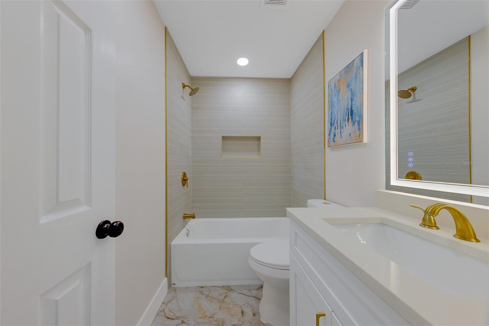 Listing photo id 29 for 3426 7th Avenue Se