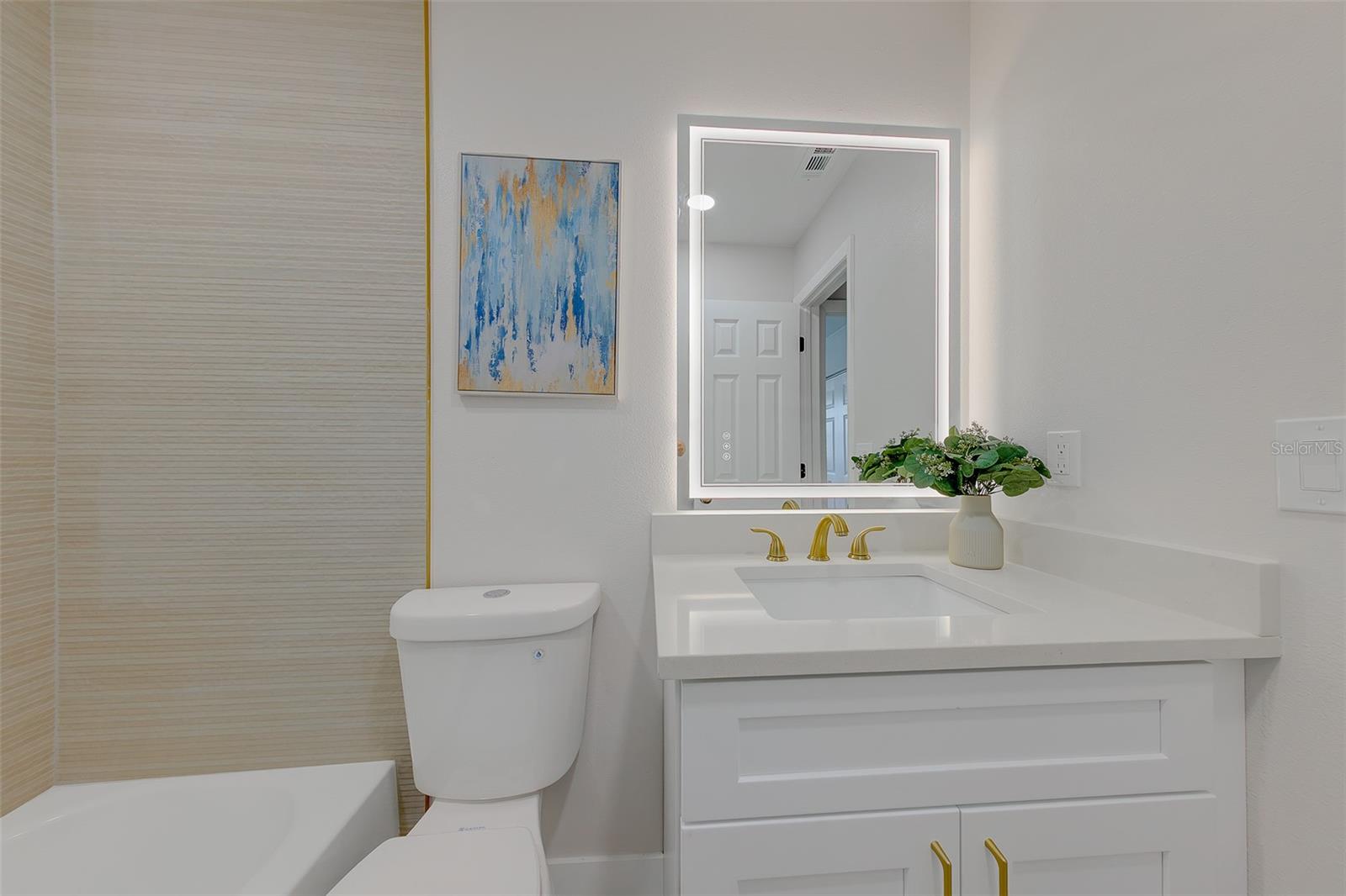 Listing photo id 31 for 3426 7th Avenue Se