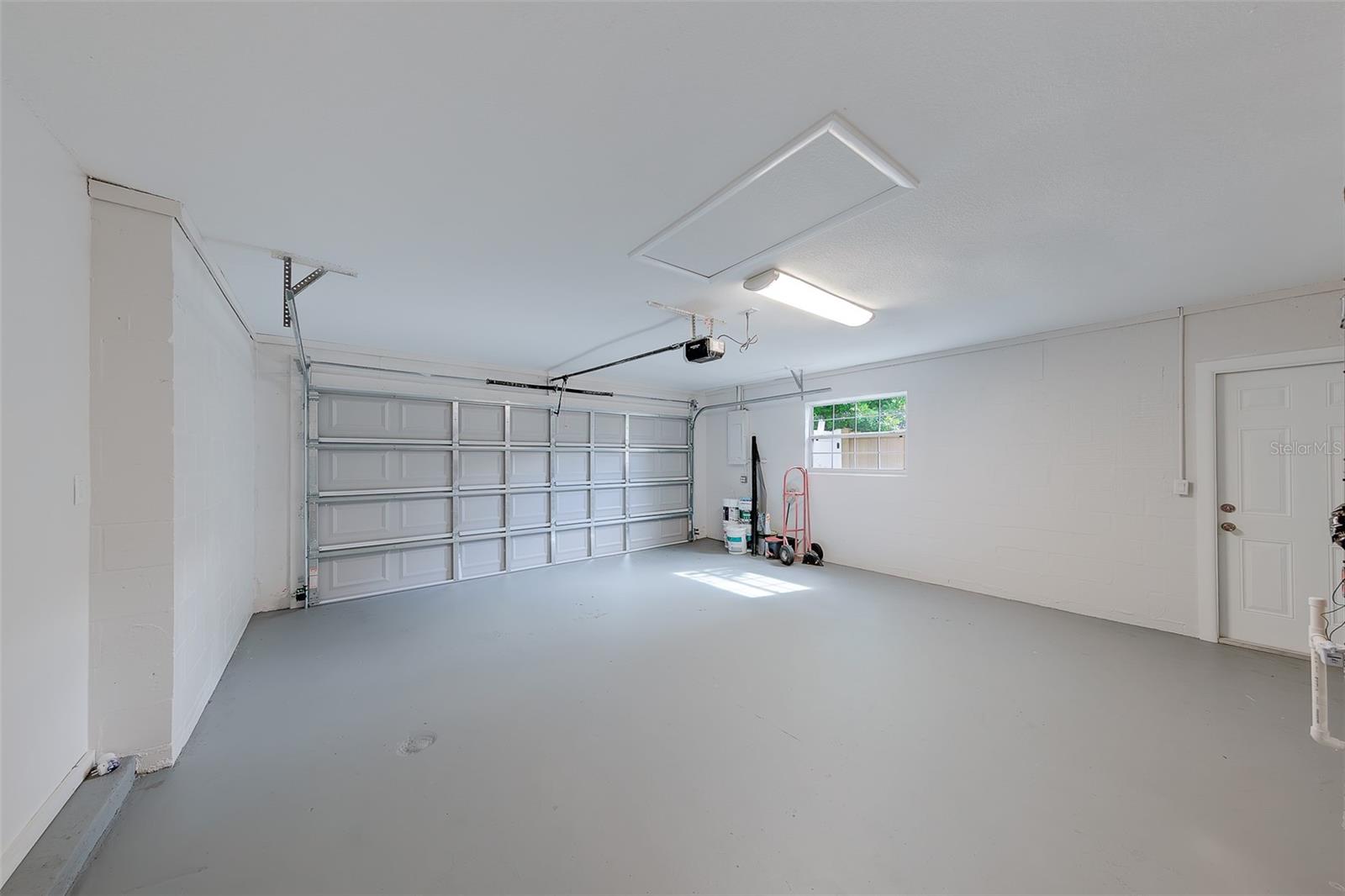 Listing photo id 36 for 3426 7th Avenue Se