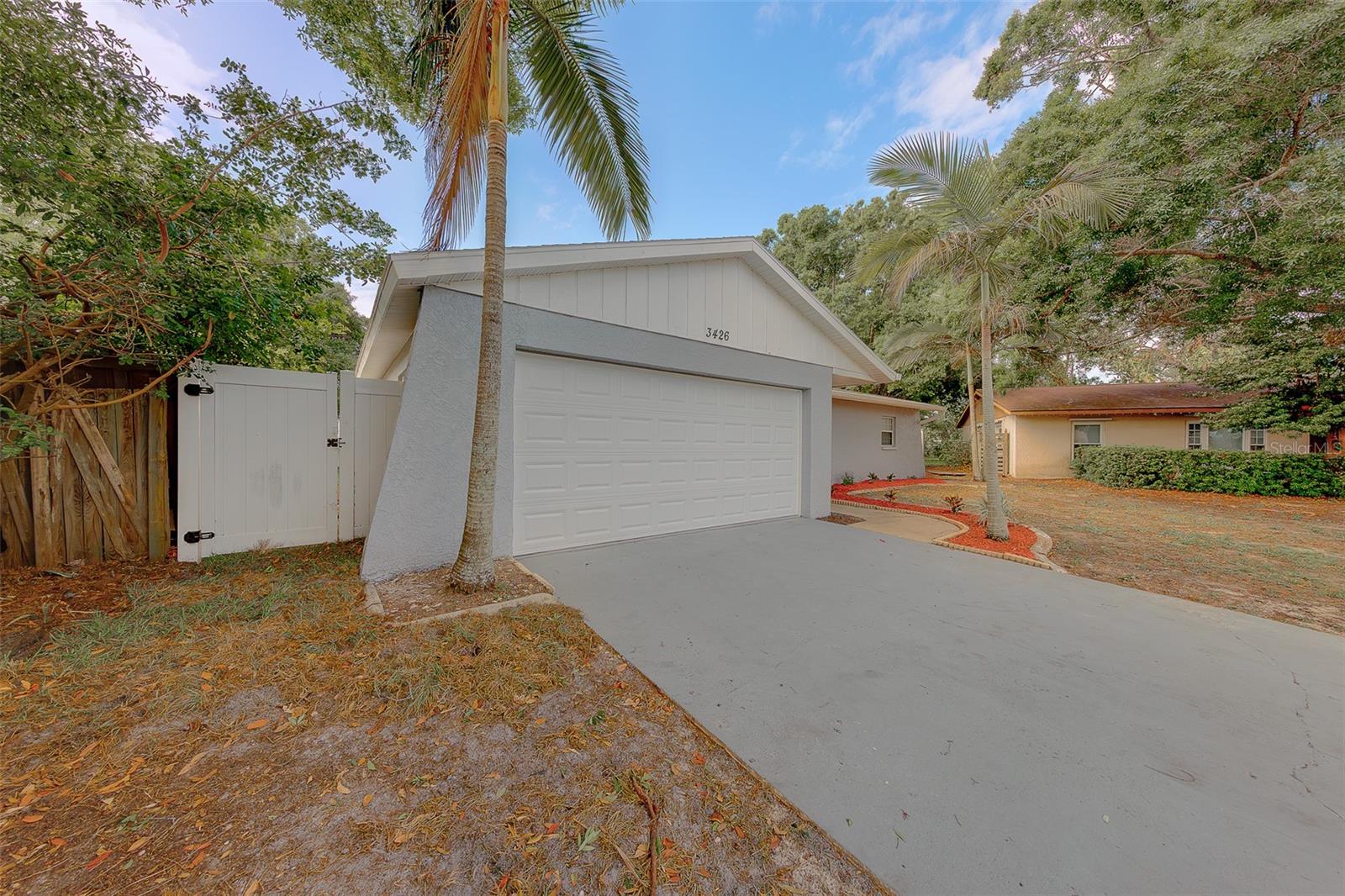 Listing photo id 46 for 3426 7th Avenue Se