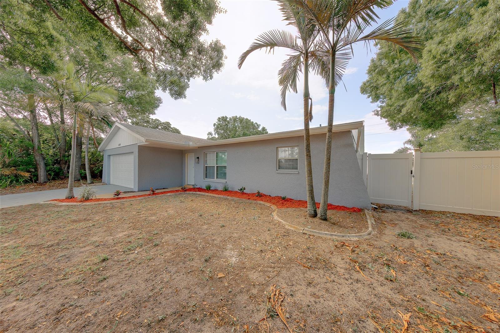 Listing photo id 49 for 3426 7th Avenue Se