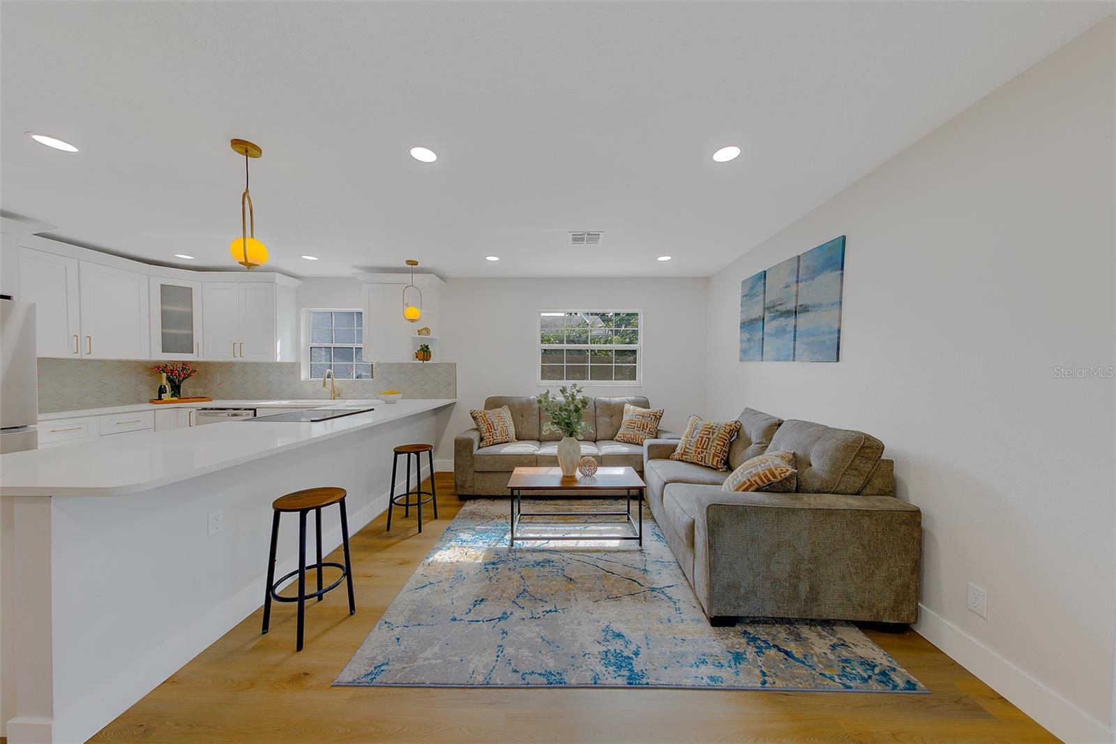 Listing photo id 6 for 3426 7th Avenue Se