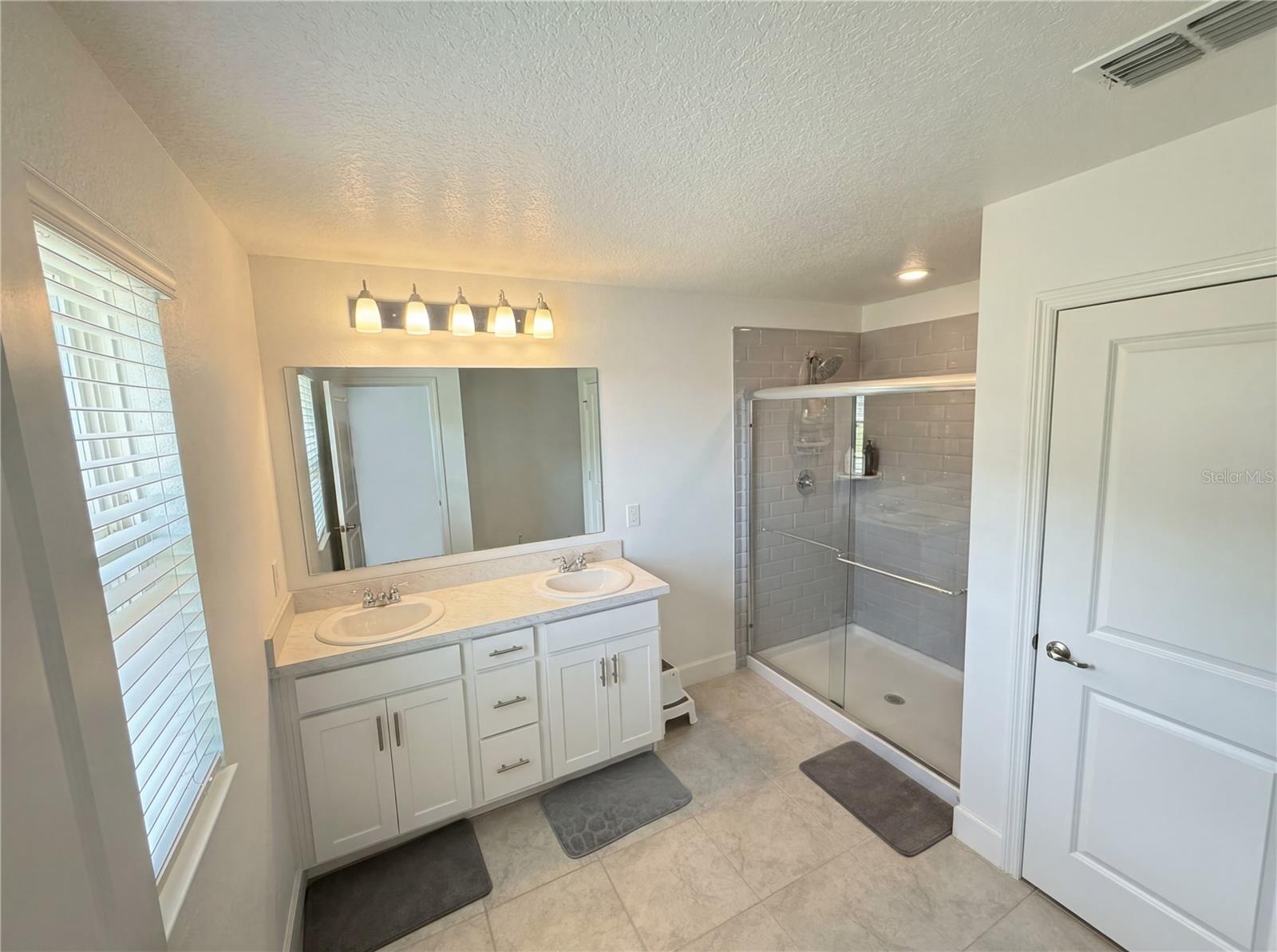 Image 16 of 41 For 16436 Winding Preserve Circle