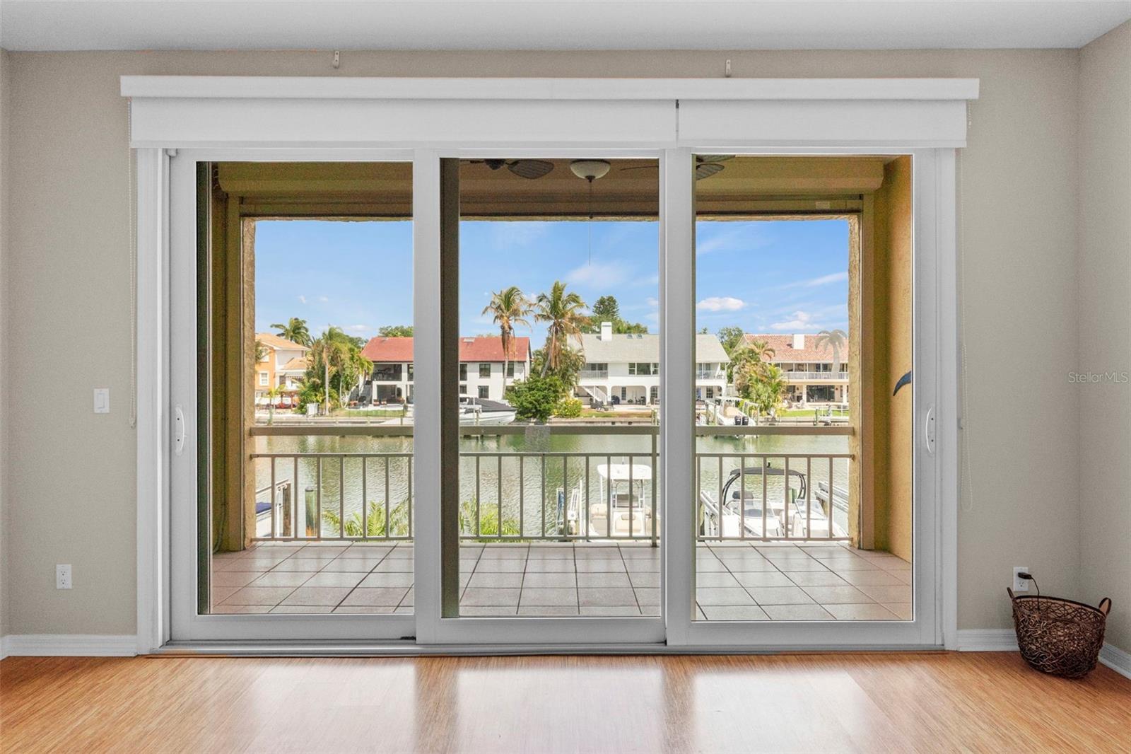 Image 11 of 81 For 1071 Pinellas Bayway S