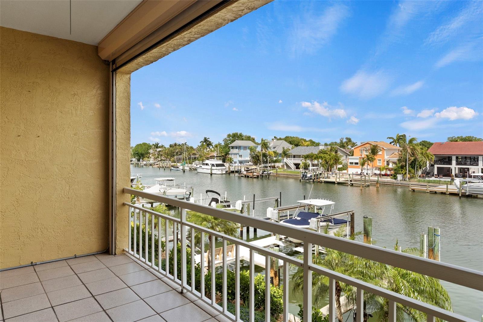 Image 13 of 81 For 1071 Pinellas Bayway S