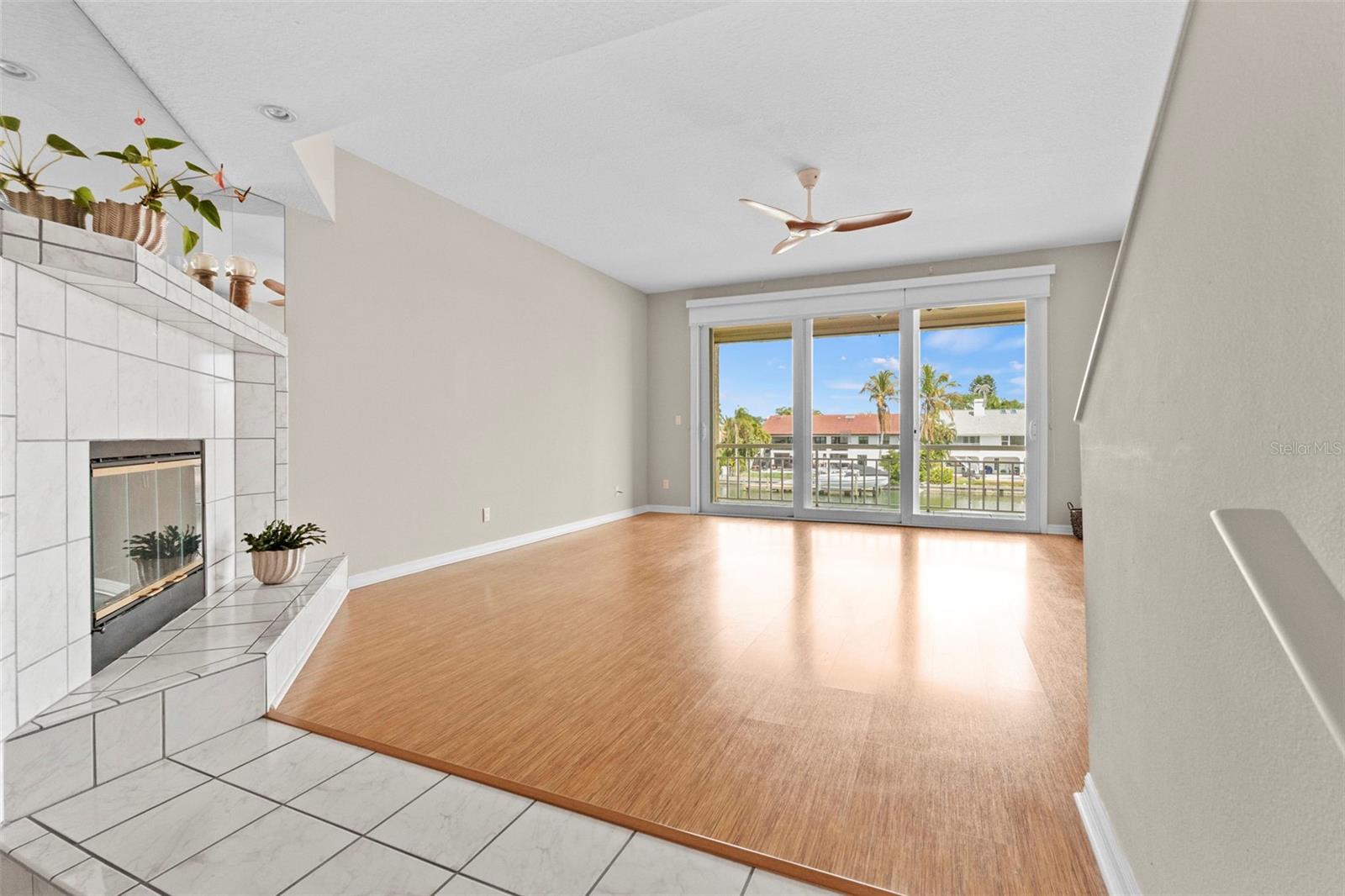 Image 14 of 81 For 1071 Pinellas Bayway S