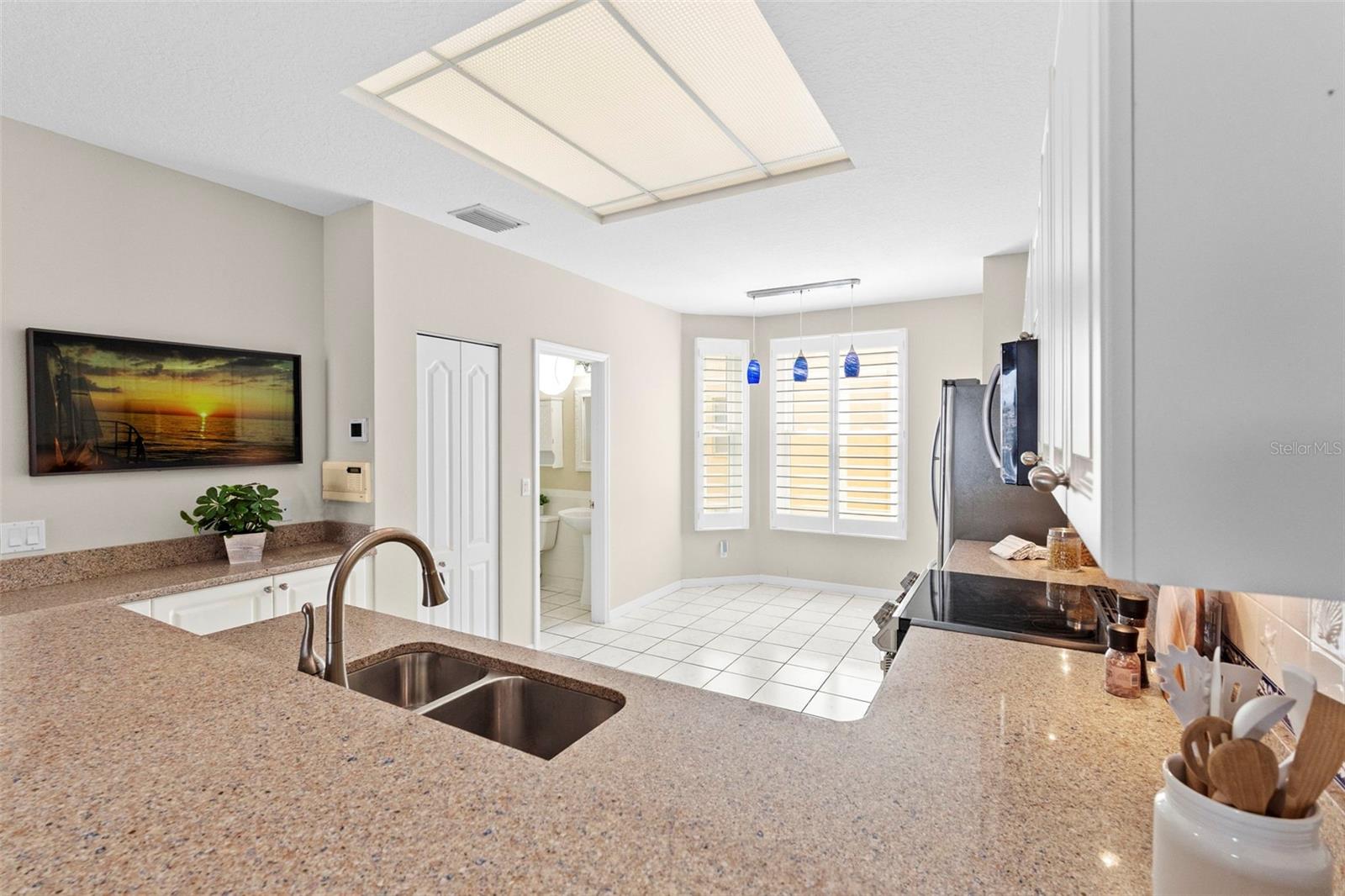 Image 20 of 81 For 1071 Pinellas Bayway S