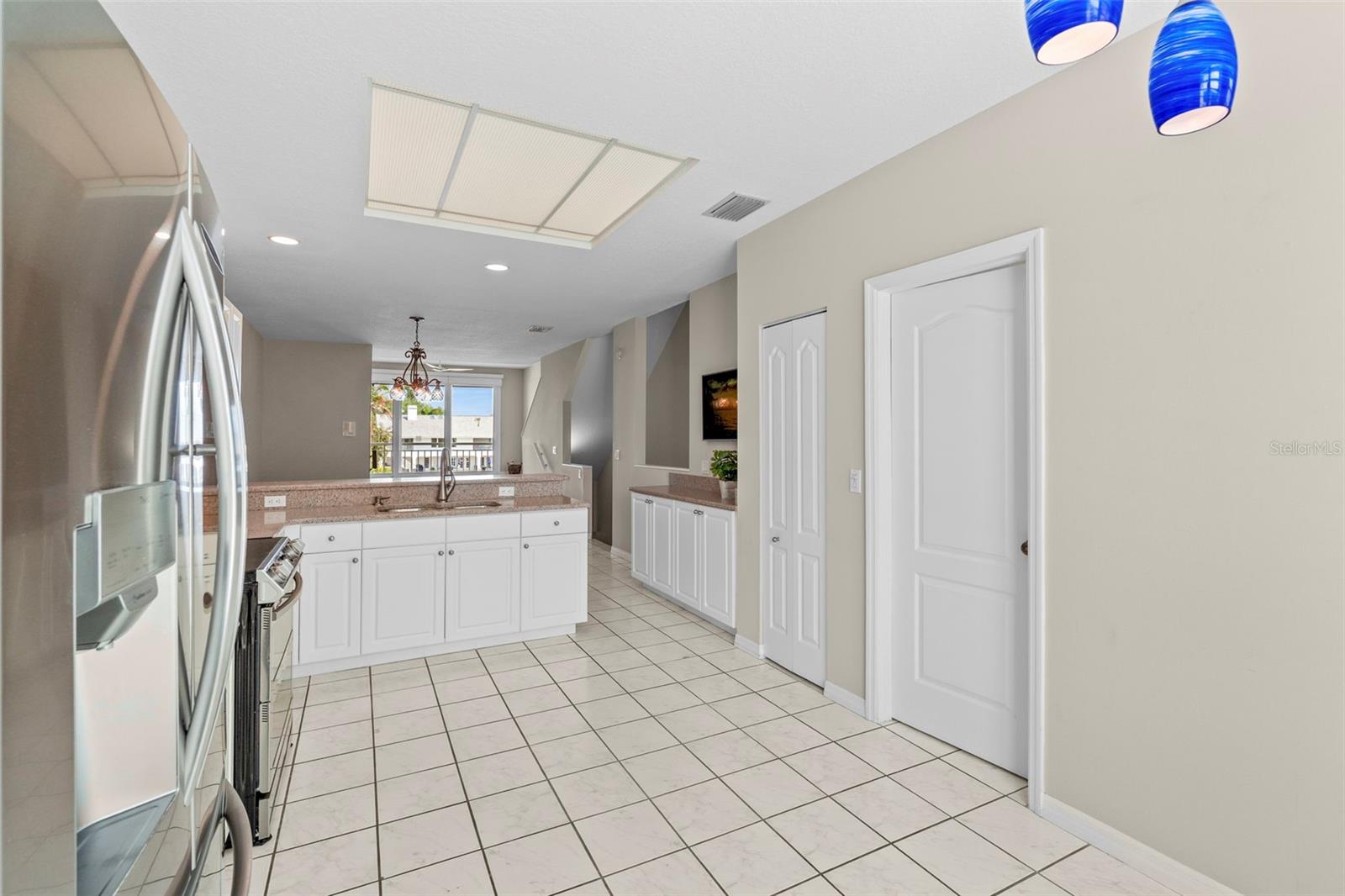 Image 22 of 81 For 1071 Pinellas Bayway S