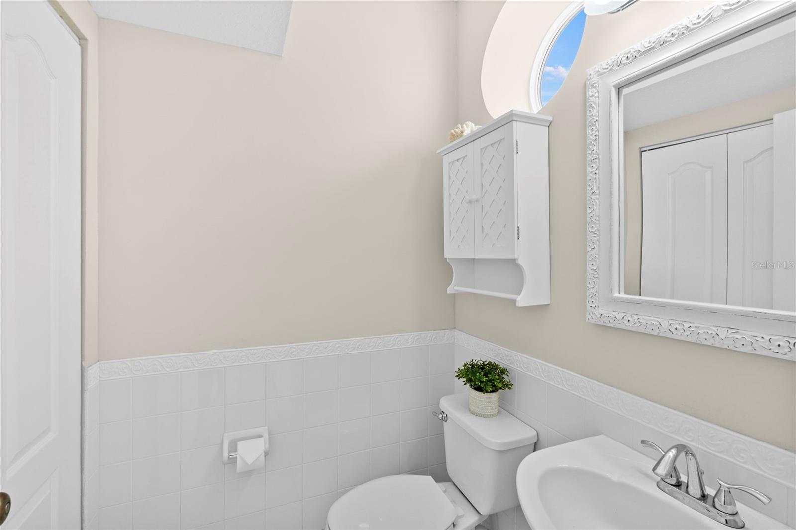 Image 23 of 81 For 1071 Pinellas Bayway S