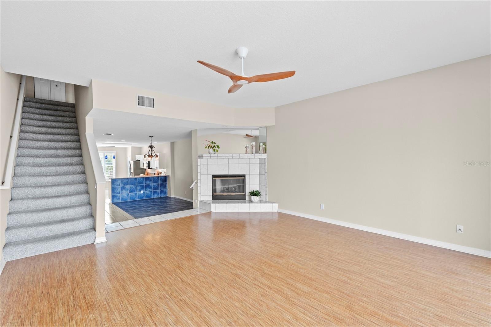 Image 25 of 81 For 1071 Pinellas Bayway S