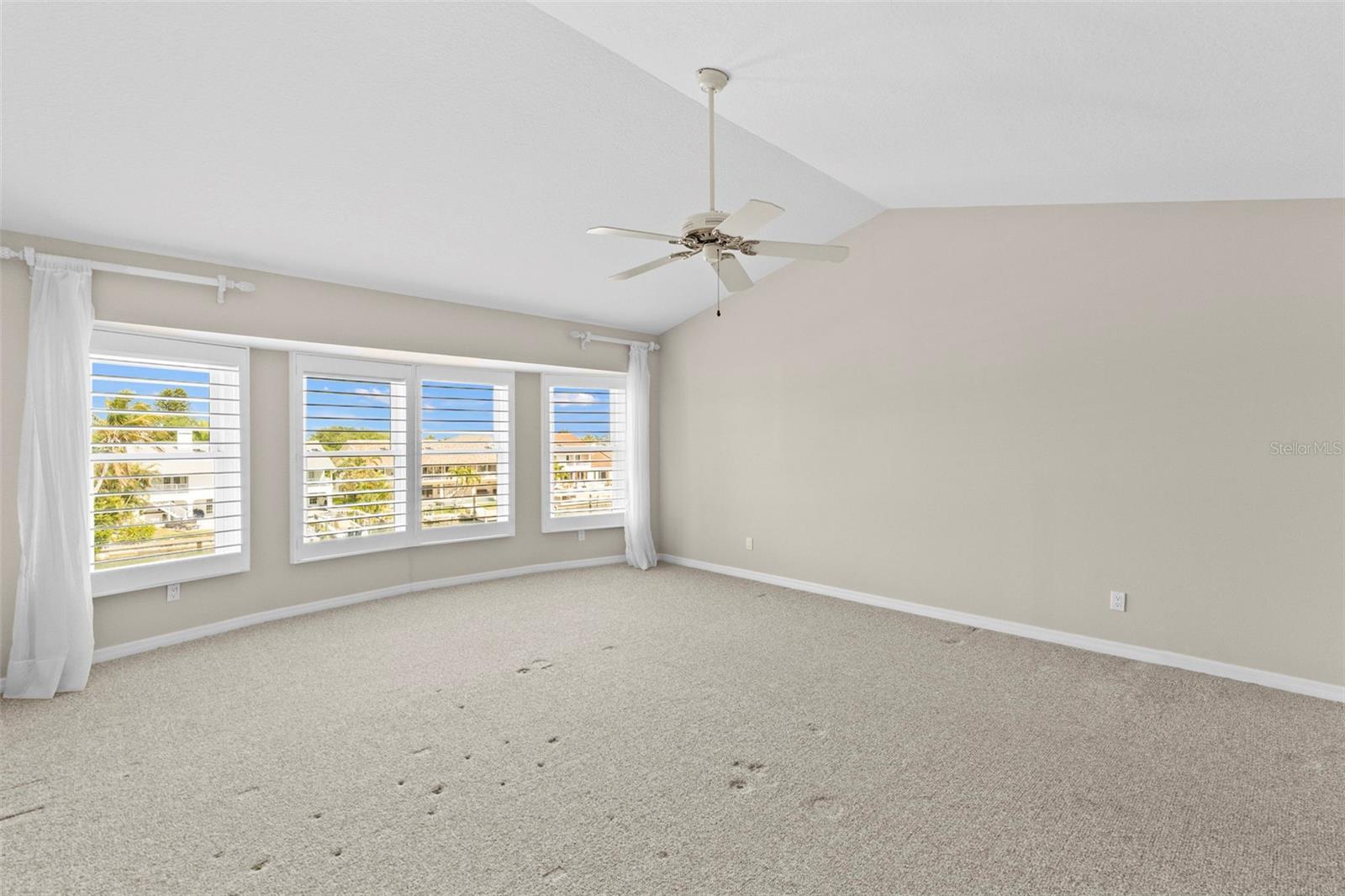 Image 27 of 81 For 1071 Pinellas Bayway S