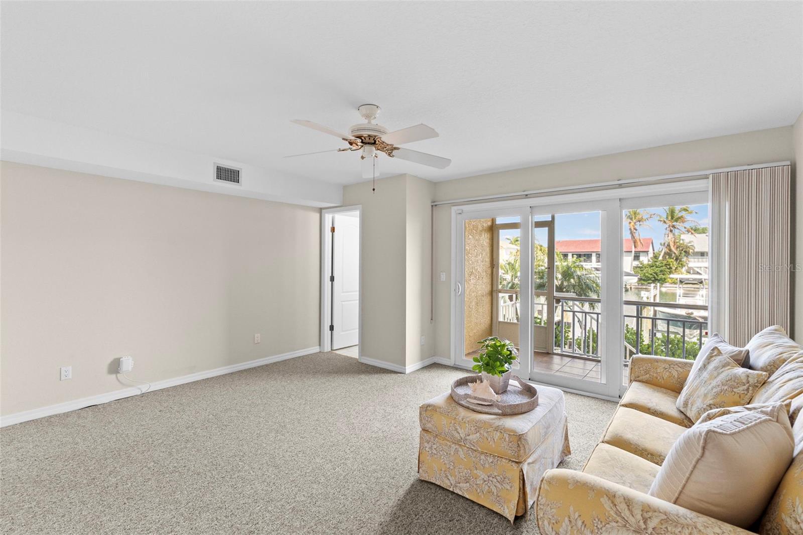 Image 45 of 81 For 1071 Pinellas Bayway S