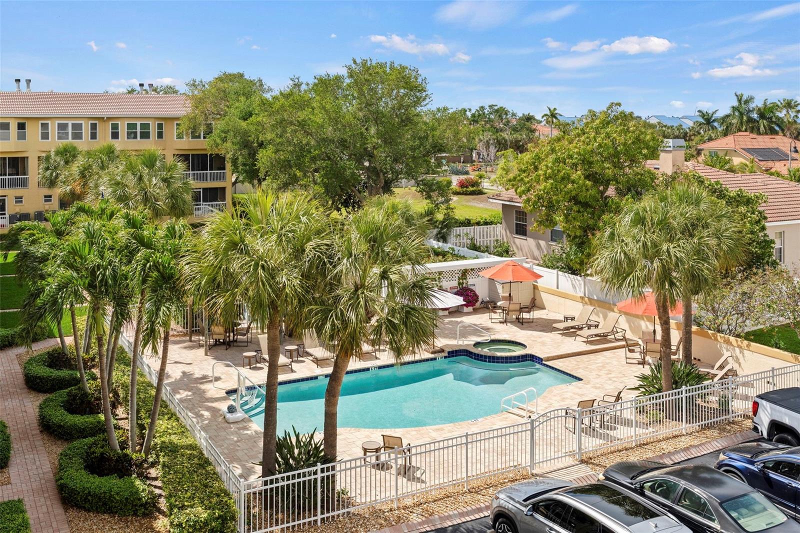 Image 49 of 81 For 1071 Pinellas Bayway S