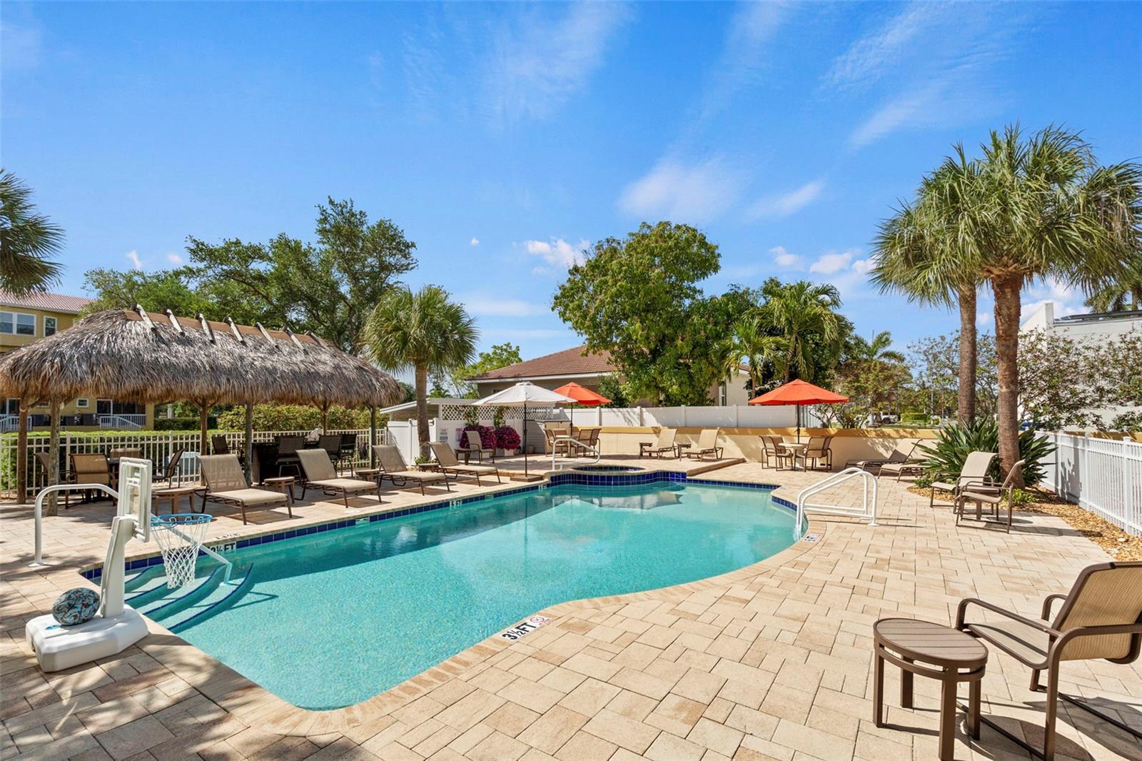 Image 51 of 81 For 1071 Pinellas Bayway S