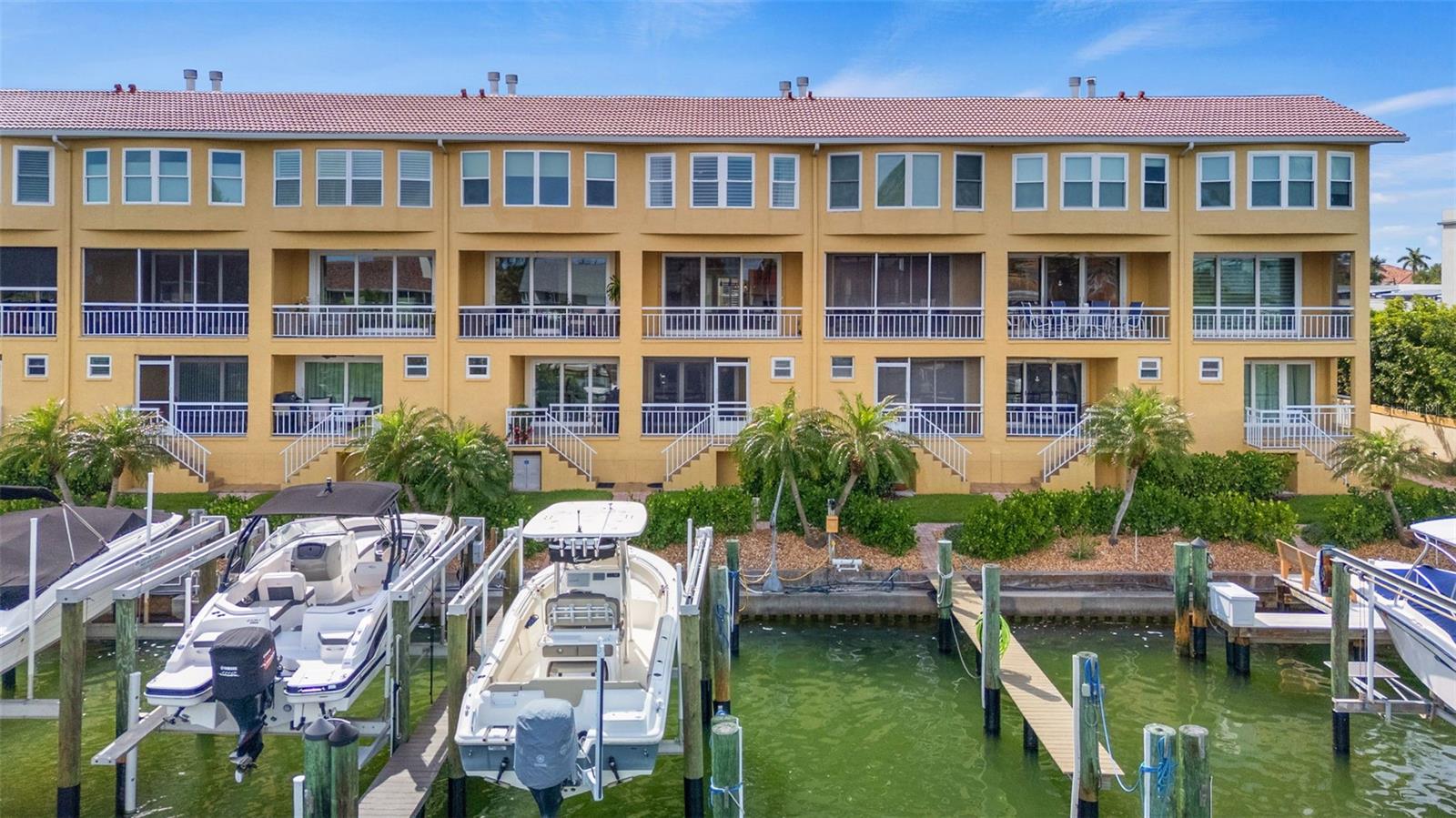 Image 54 of 81 For 1071 Pinellas Bayway S