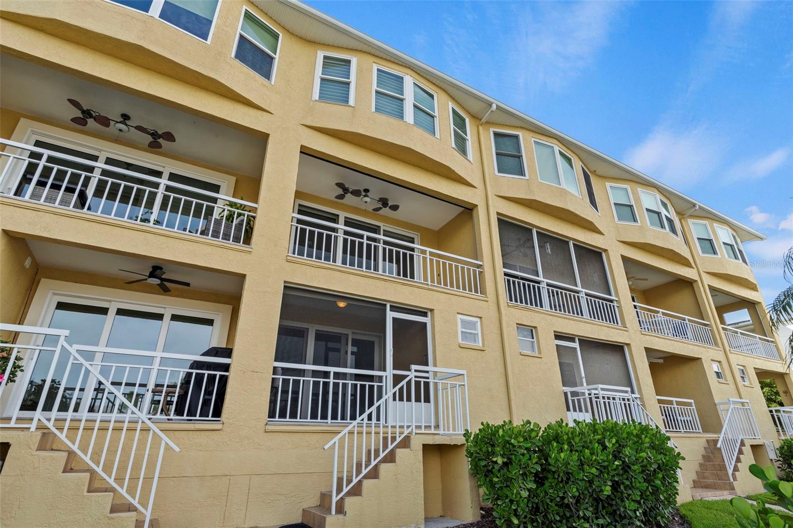 Image 57 of 81 For 1071 Pinellas Bayway S