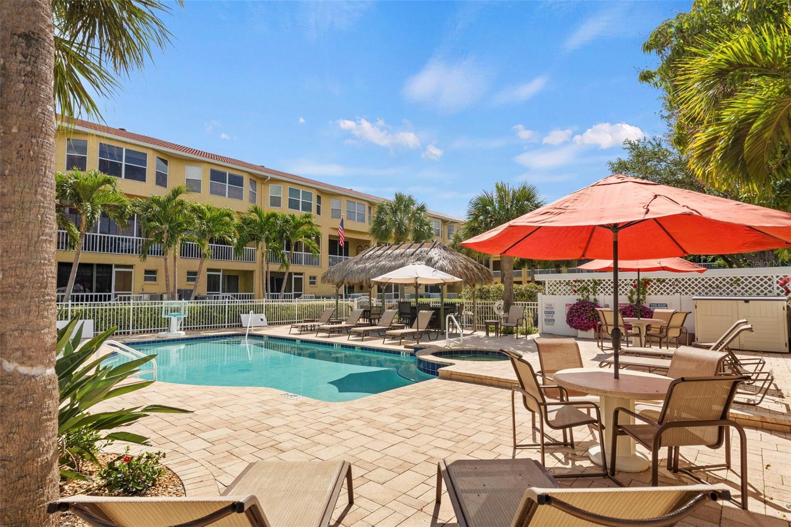 Image 62 of 81 For 1071 Pinellas Bayway S