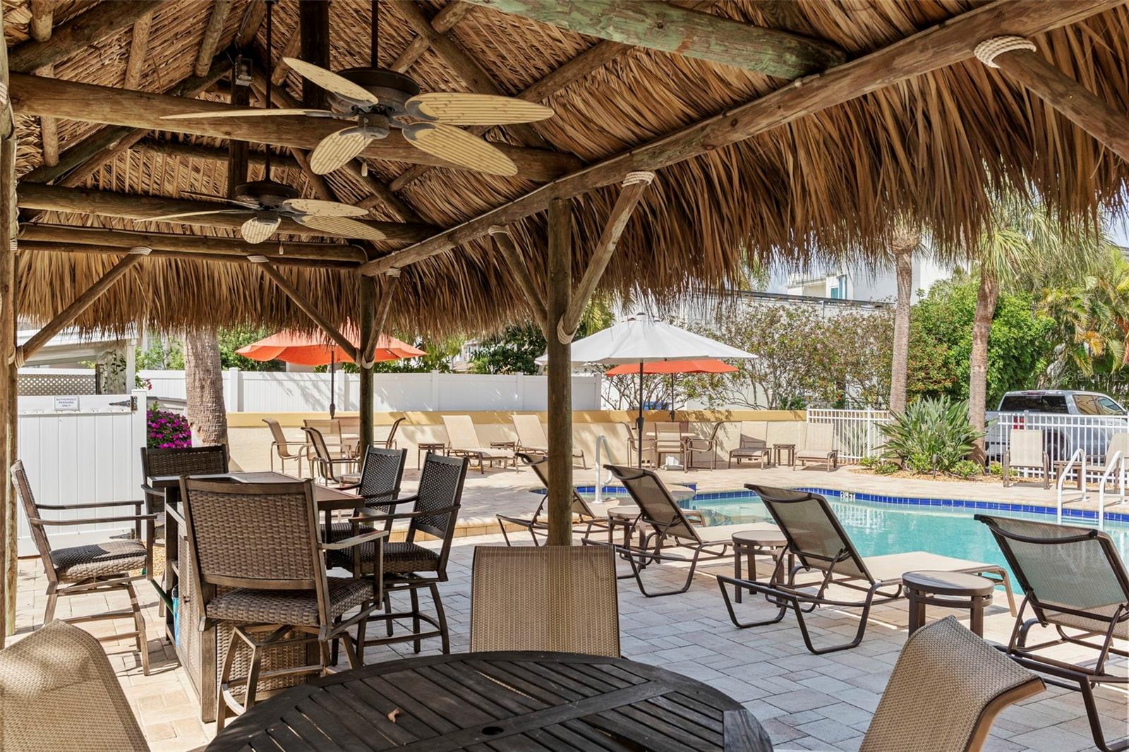 Image 63 of 81 For 1071 Pinellas Bayway S