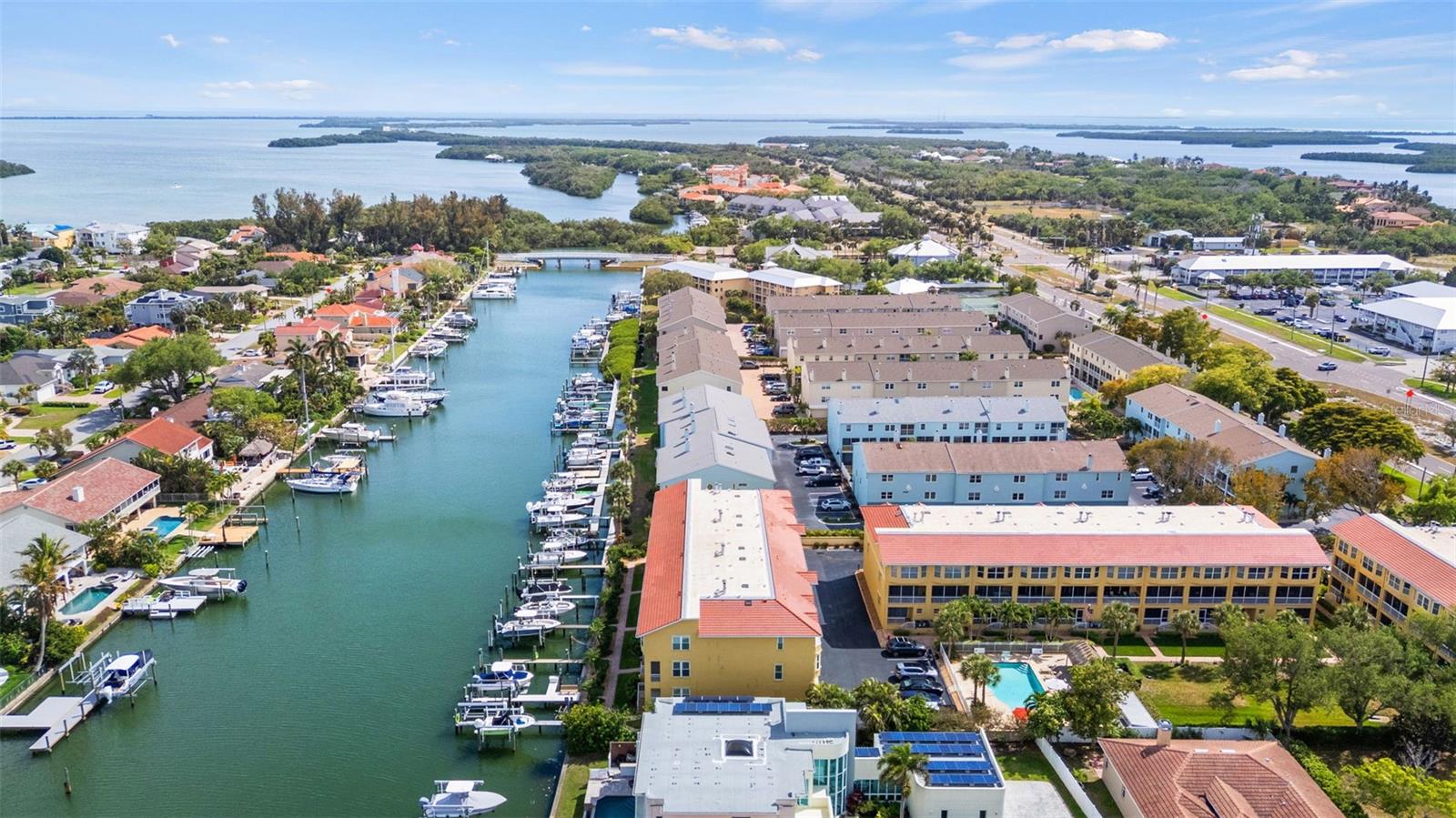 Image 66 of 81 For 1071 Pinellas Bayway S