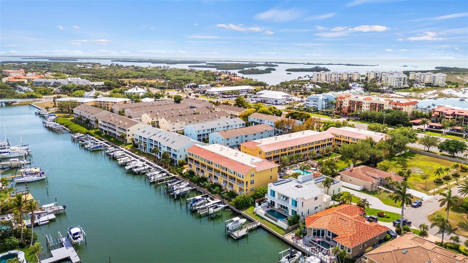 Image 7 of 81 For 1071 Pinellas Bayway S