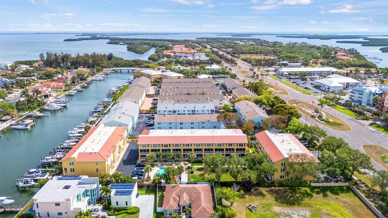 Image 76 of 81 For 1071 Pinellas Bayway S