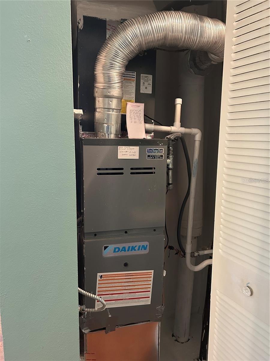 Image 21 of 26 For 6190 80th Street N 204