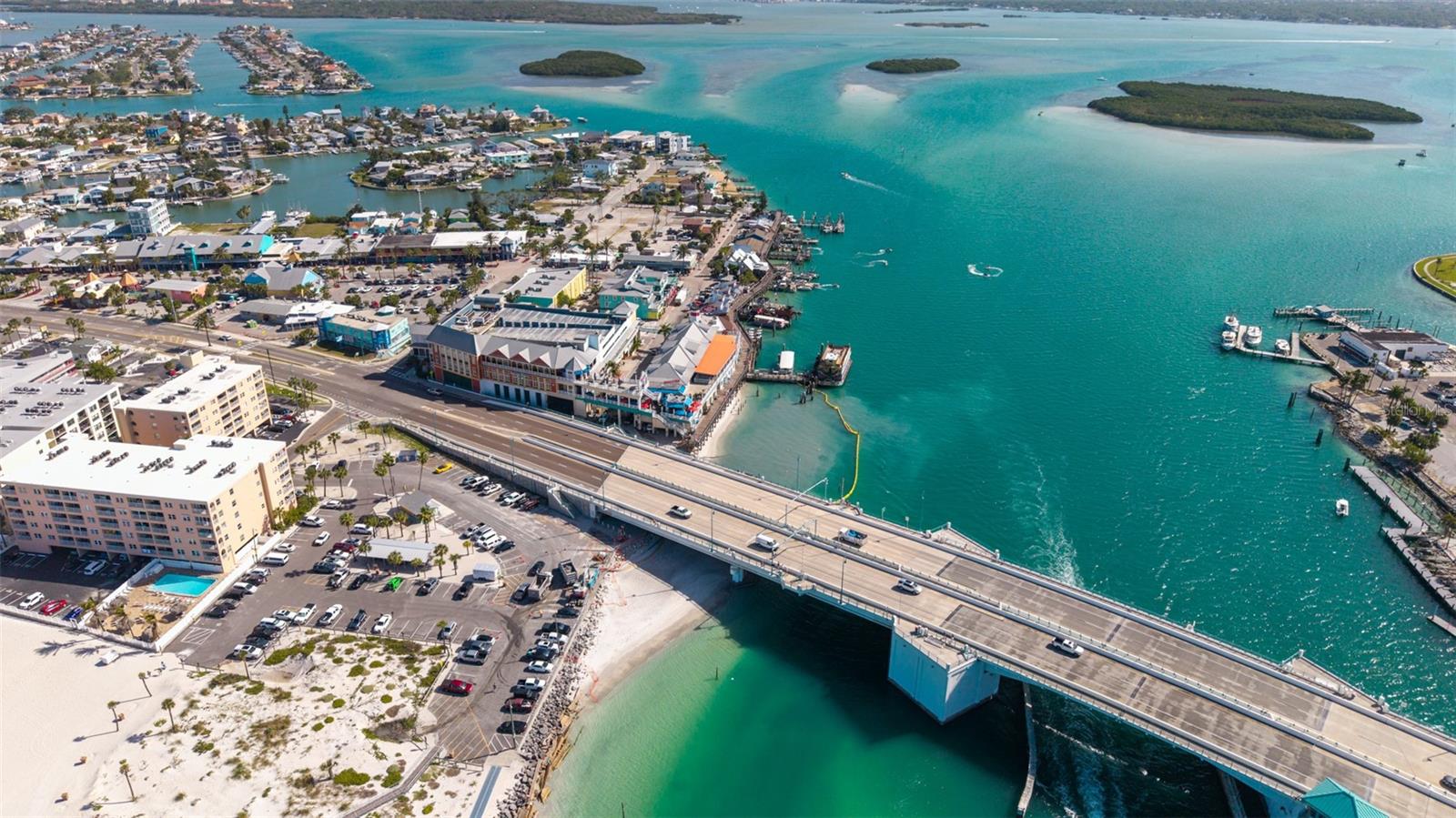 Image 11 of 13 For 13304 Gulf Boulevard