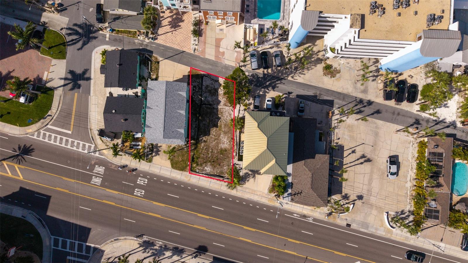 Image 4 of 13 For 13304 Gulf Boulevard