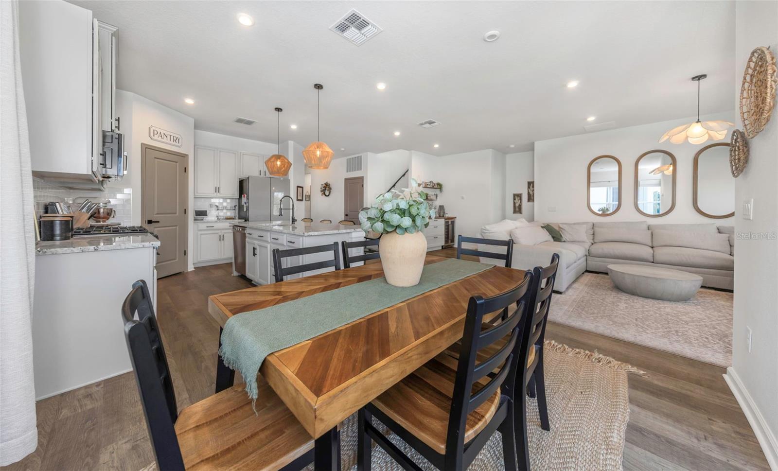 Image 11 of 43 For 2427 Portico Street