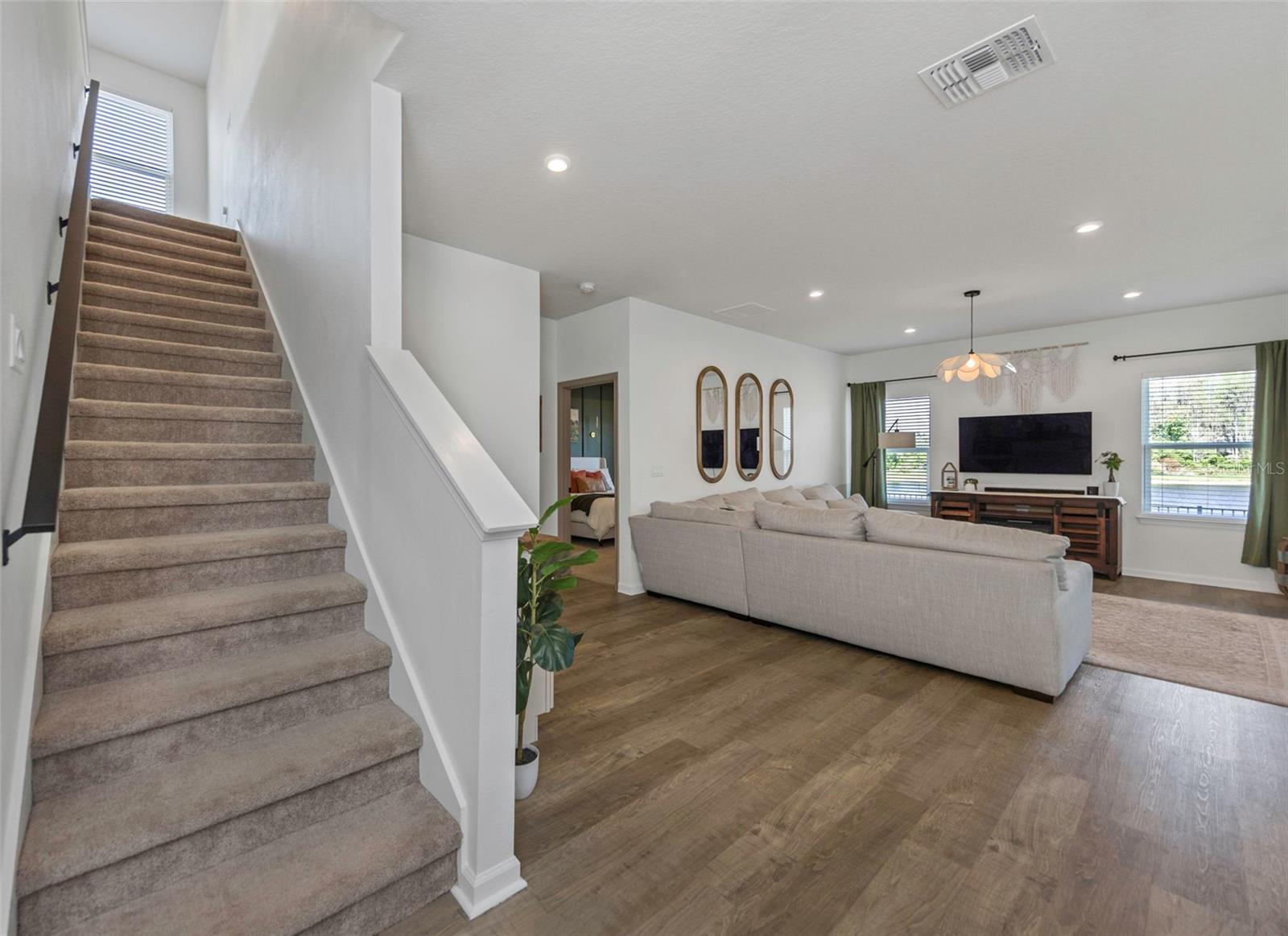 Image 21 of 43 For 2427 Portico Street