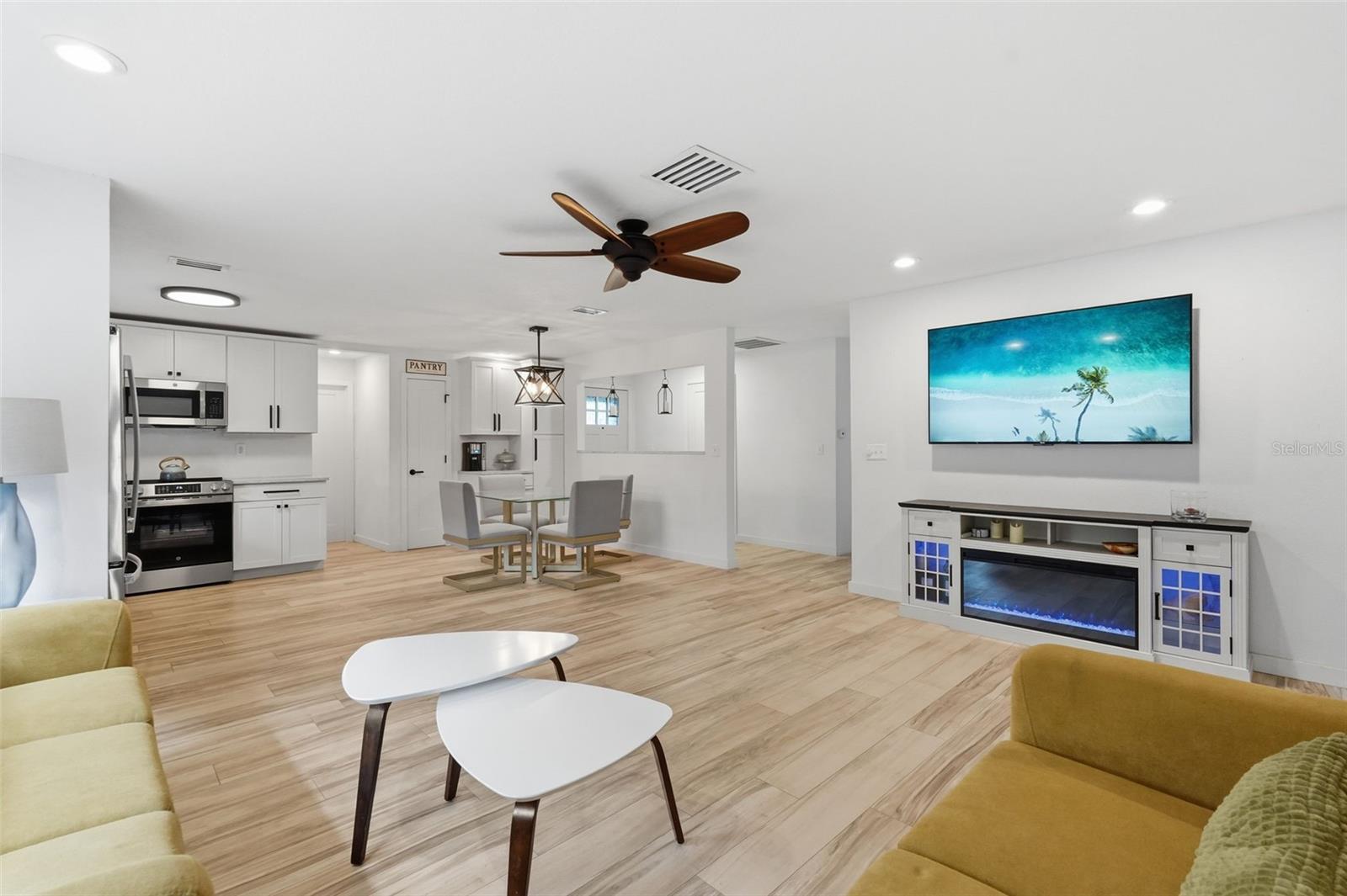 Listing photo id 8 for 811 Michigan Boulevard