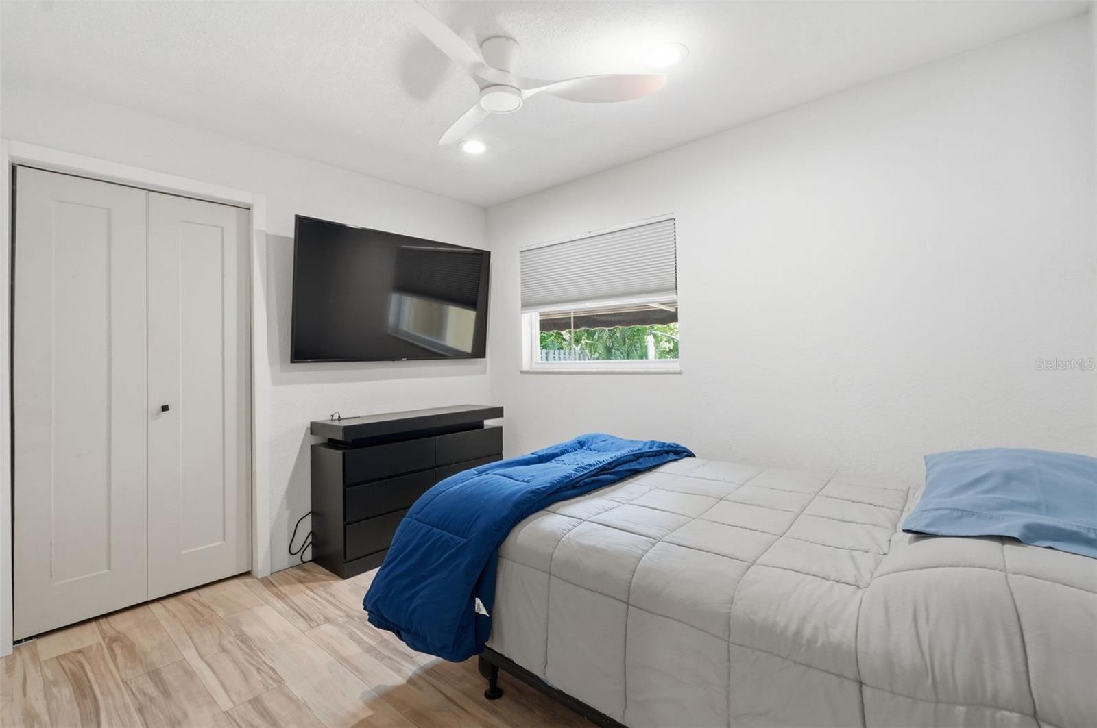 Listing photo id 15 for 811 Michigan Boulevard