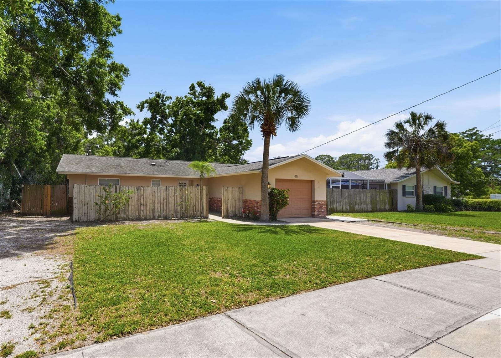 Listing photo id 0 for 811 Michigan Boulevard