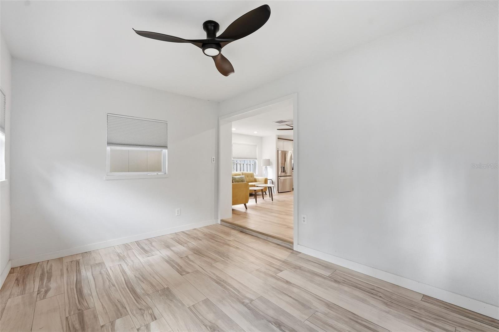 Listing photo id 19 for 811 Michigan Boulevard