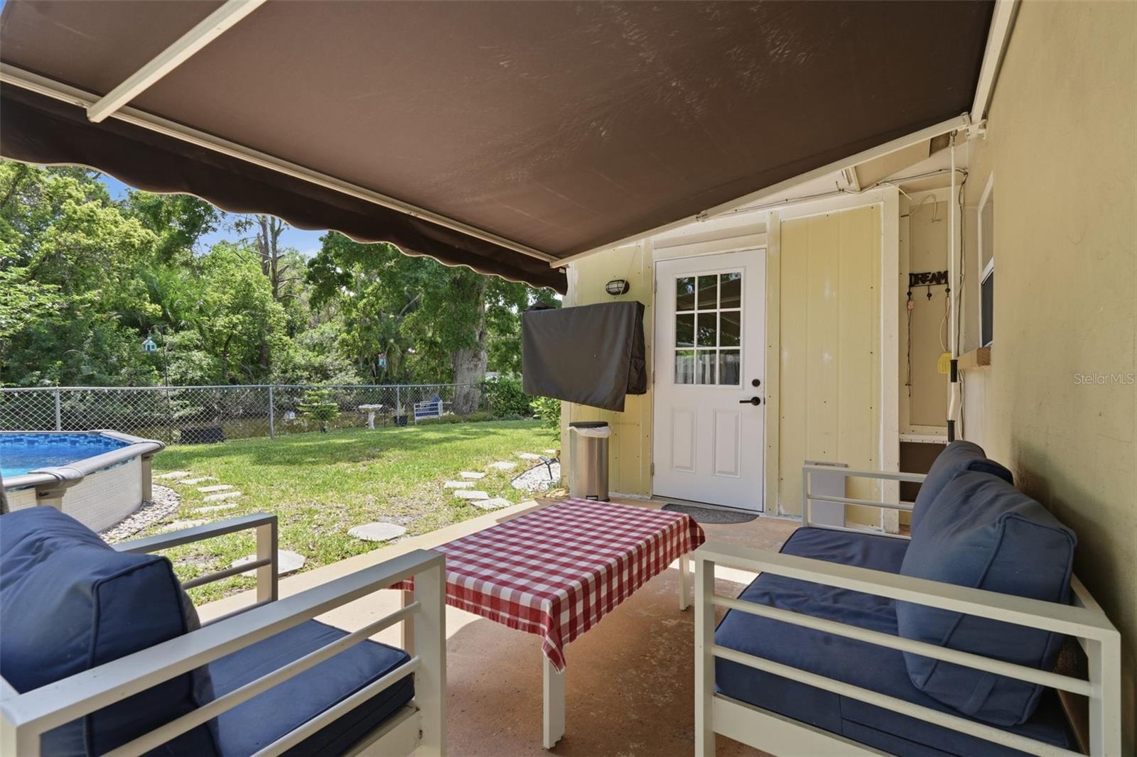 Listing photo id 22 for 811 Michigan Boulevard