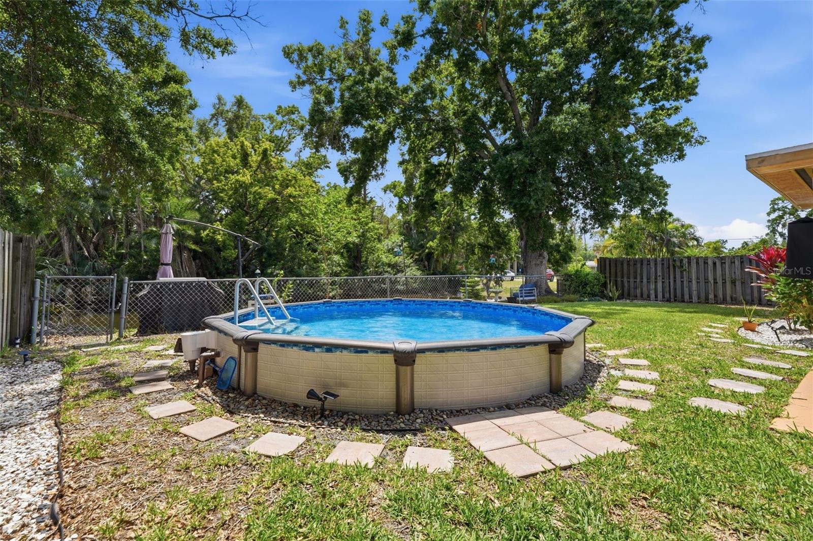 Listing photo id 23 for 811 Michigan Boulevard