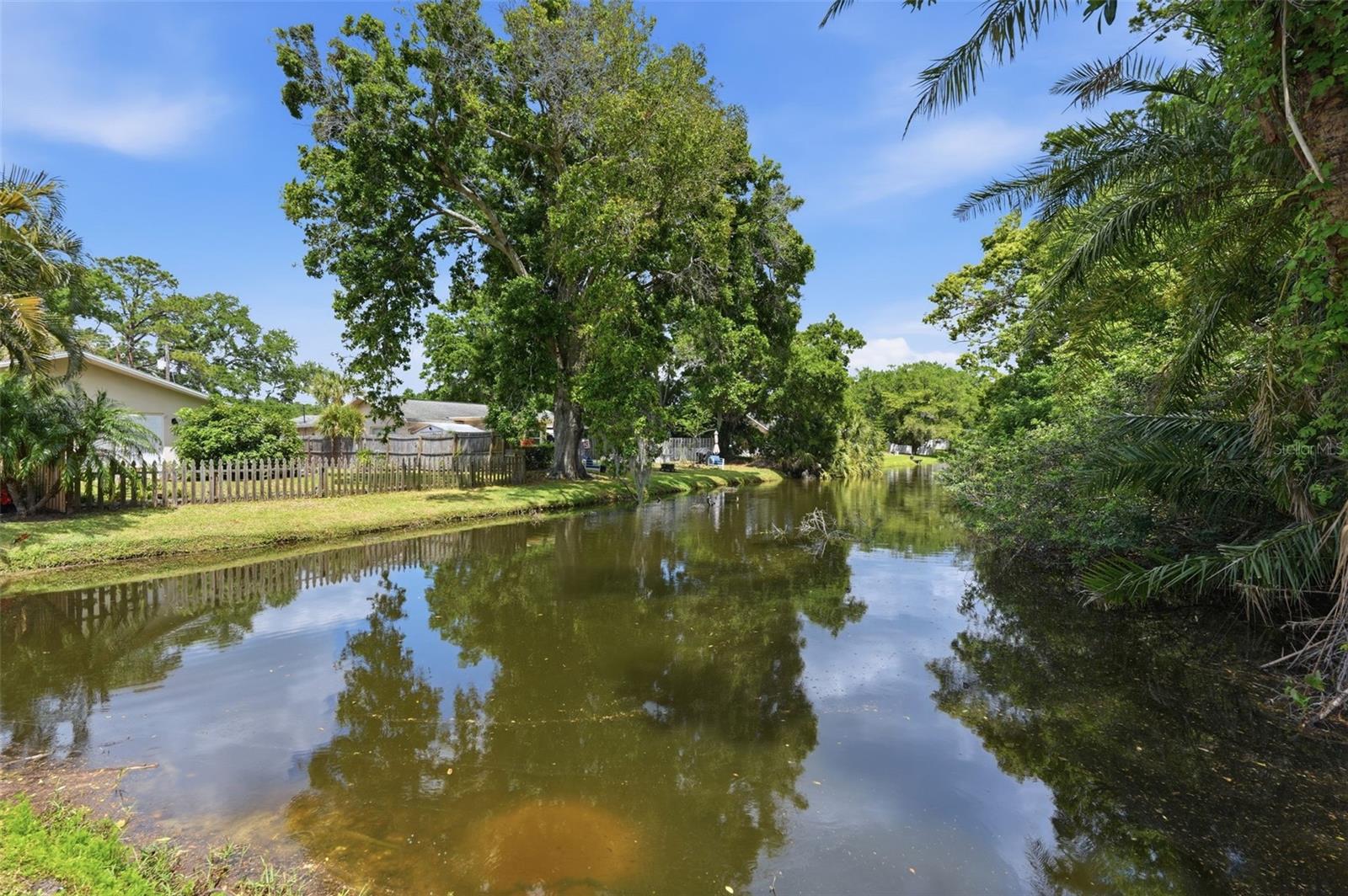 Listing photo id 29 for 811 Michigan Boulevard