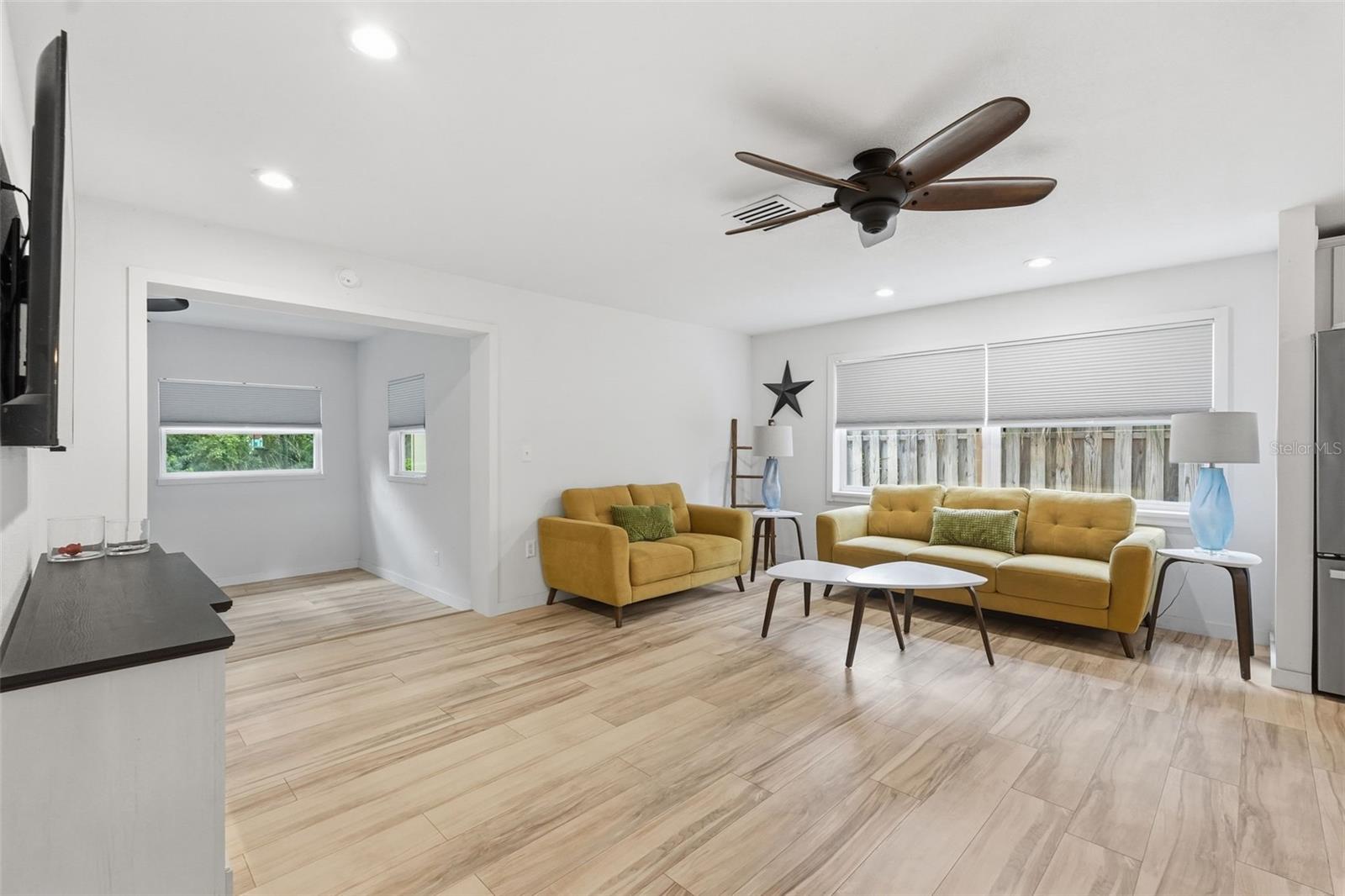 Listing photo id 7 for 811 Michigan Boulevard